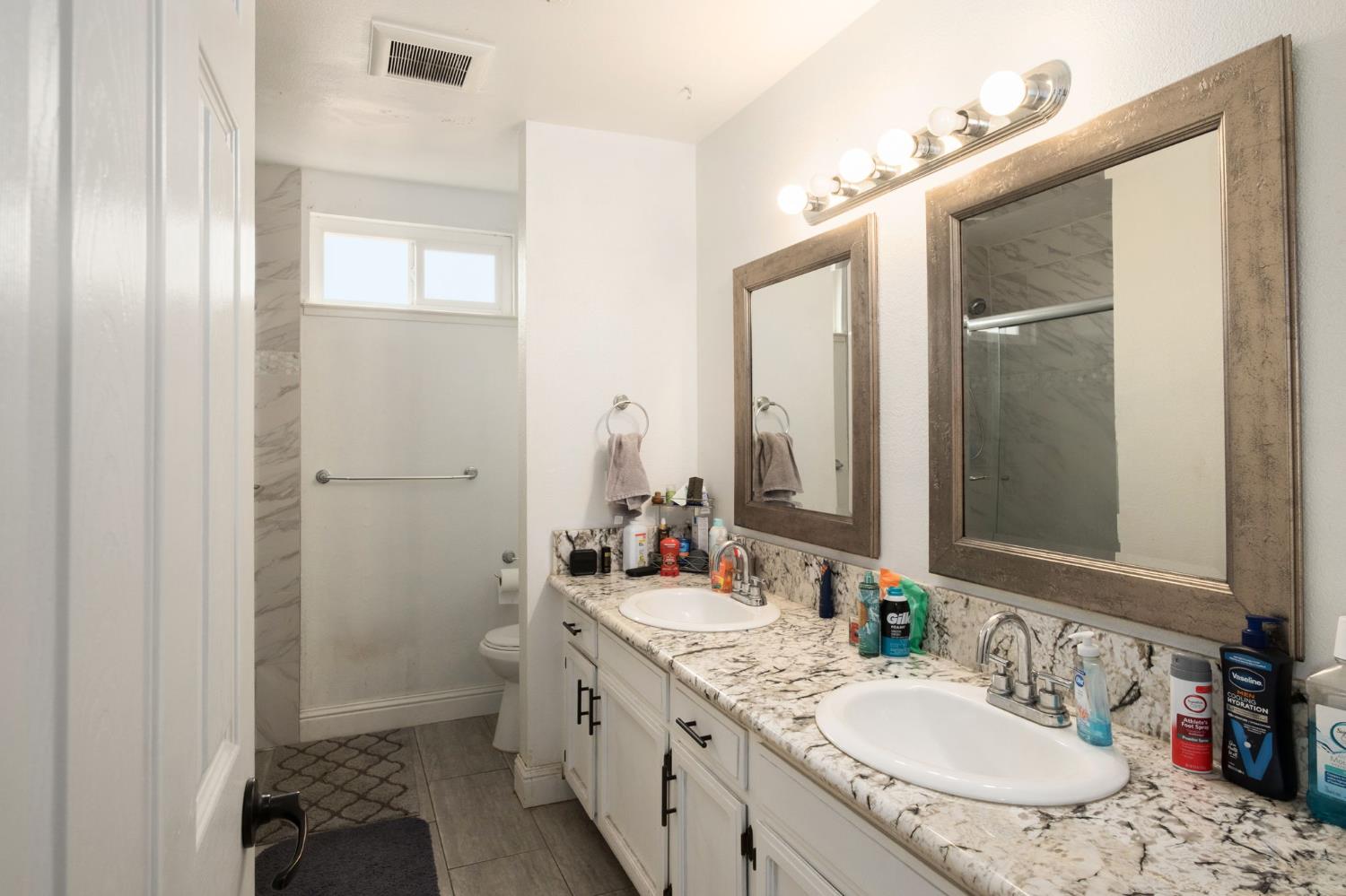 93 N Osmun Ave, Clovis, CA 93612