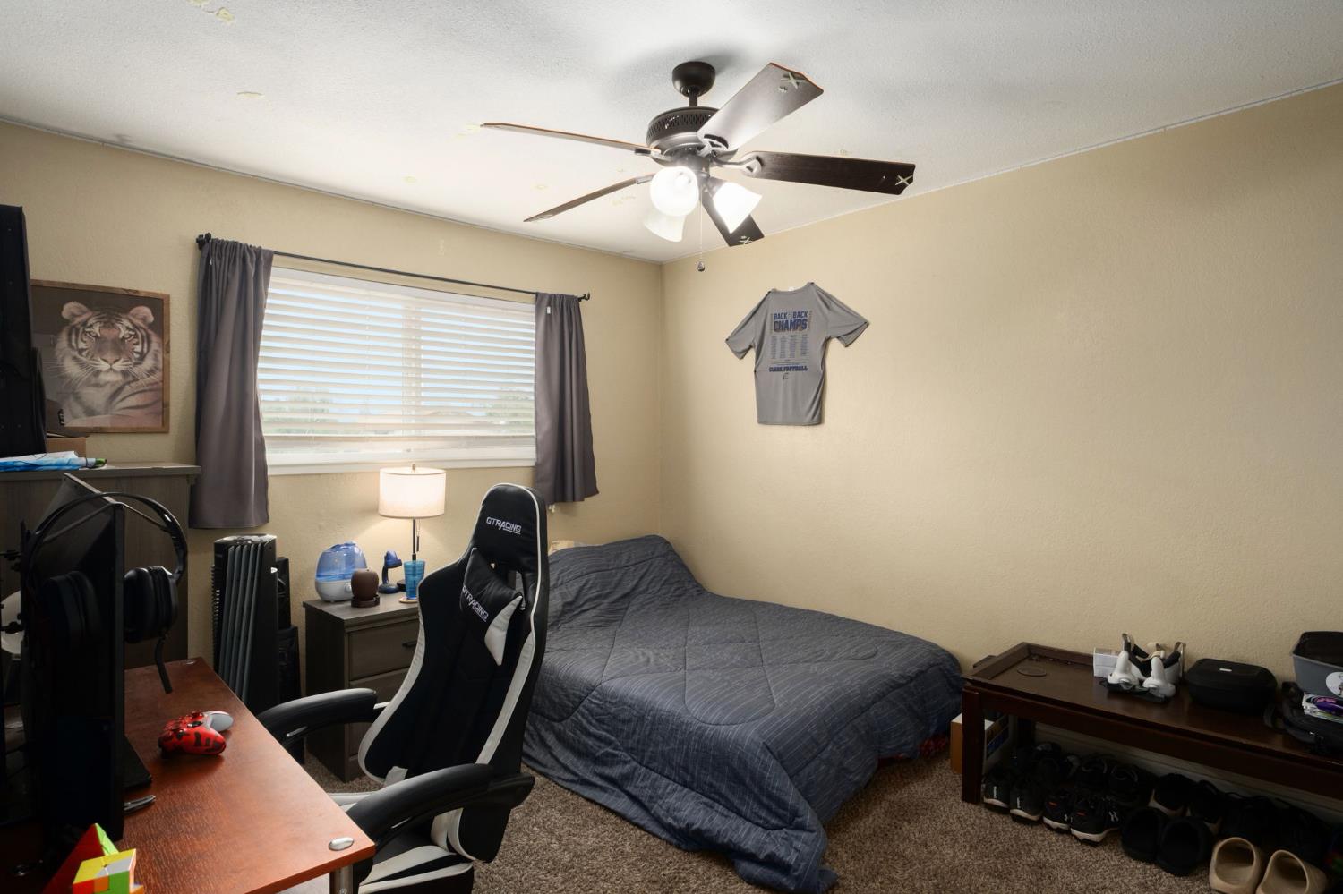 93 N Osmun Ave, Clovis, CA 93612