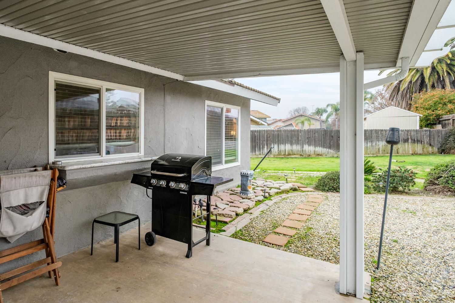 93 N Osmun Ave, Clovis, CA 93612