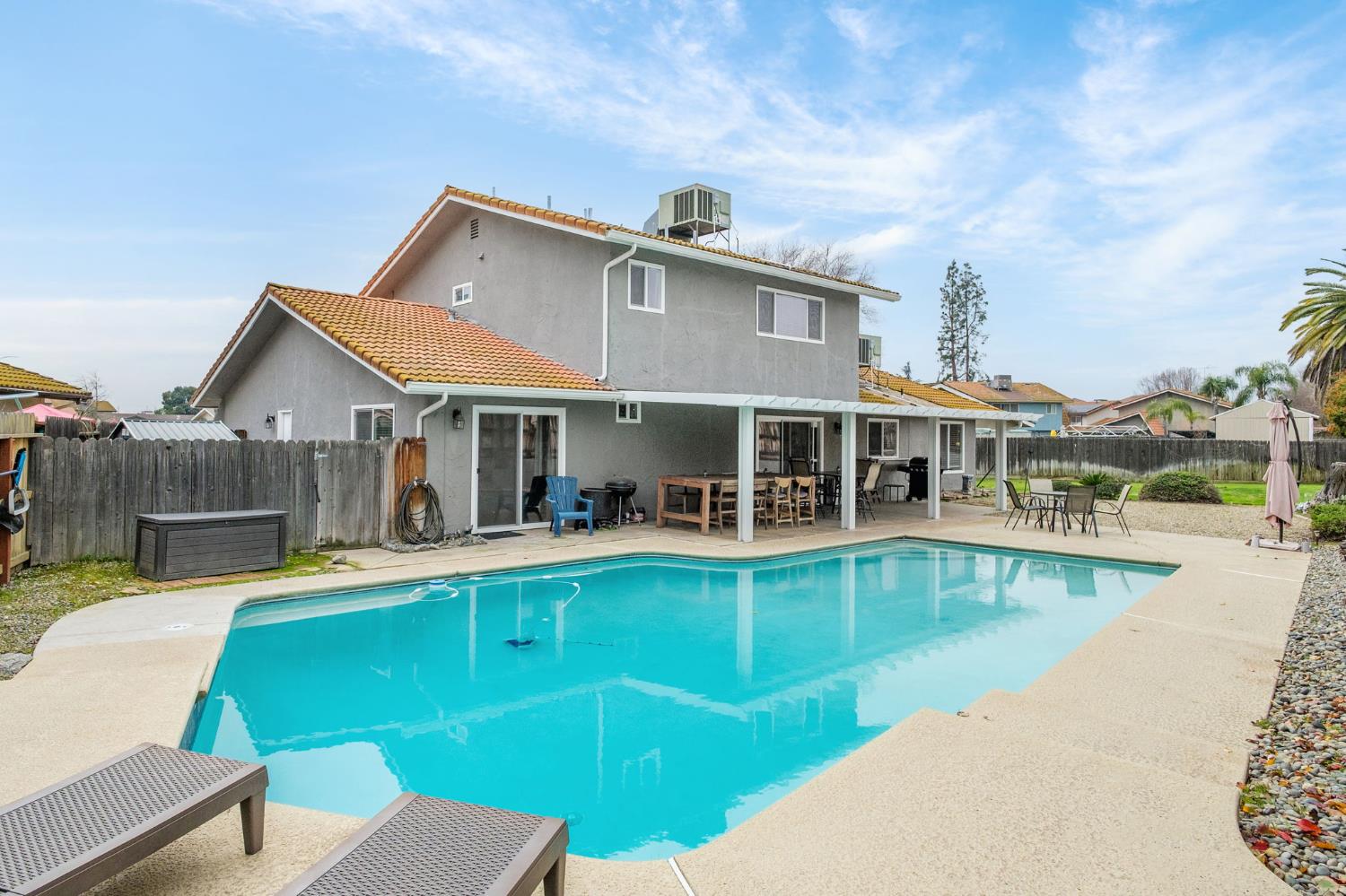 93 N Osmun Ave, Clovis, CA 93612