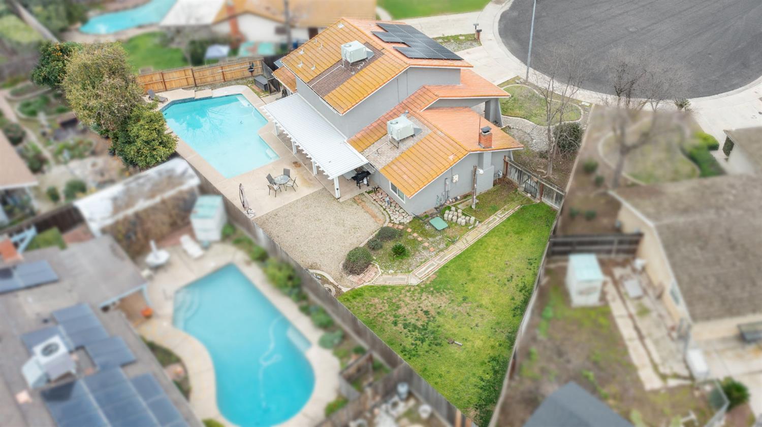 93 N Osmun Ave, Clovis, CA 93612