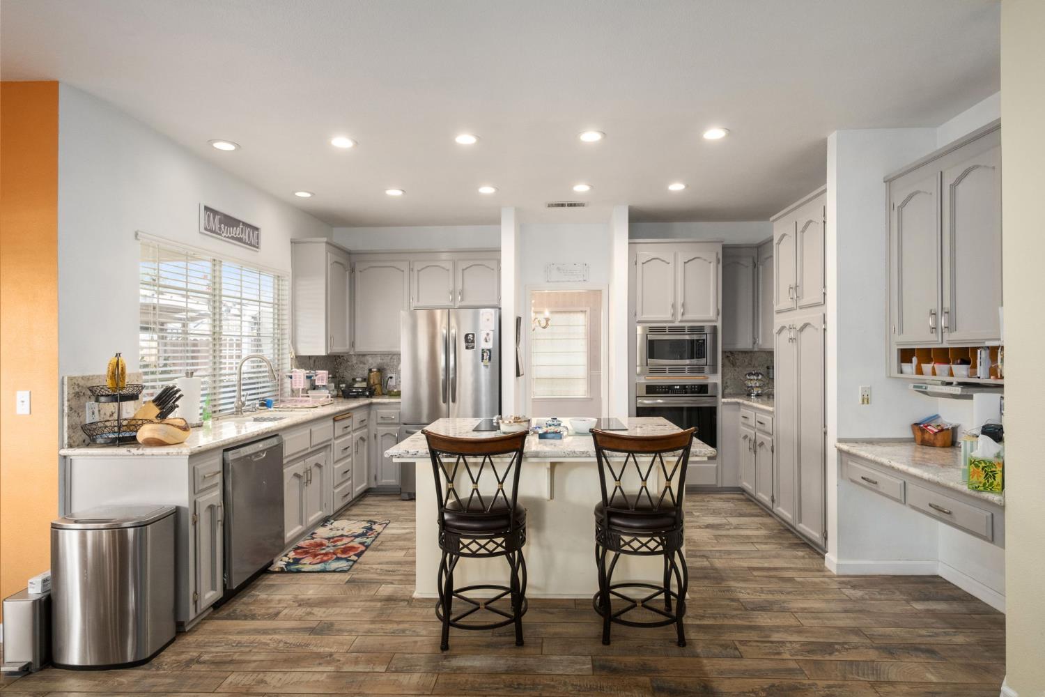 3060 Evergreen Ave, Clovis, CA 93611