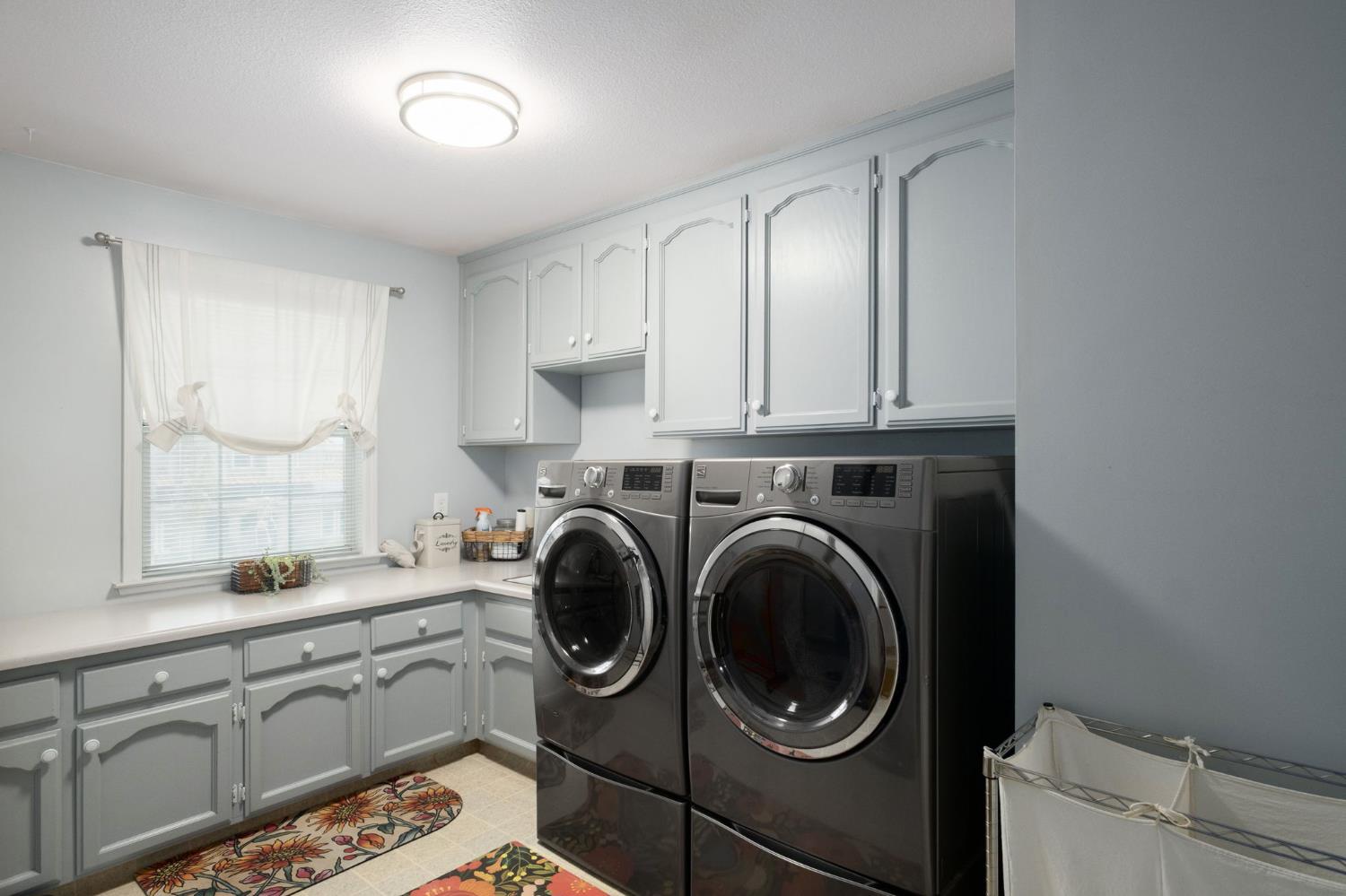 3060 Evergreen Ave, Clovis, CA 93611