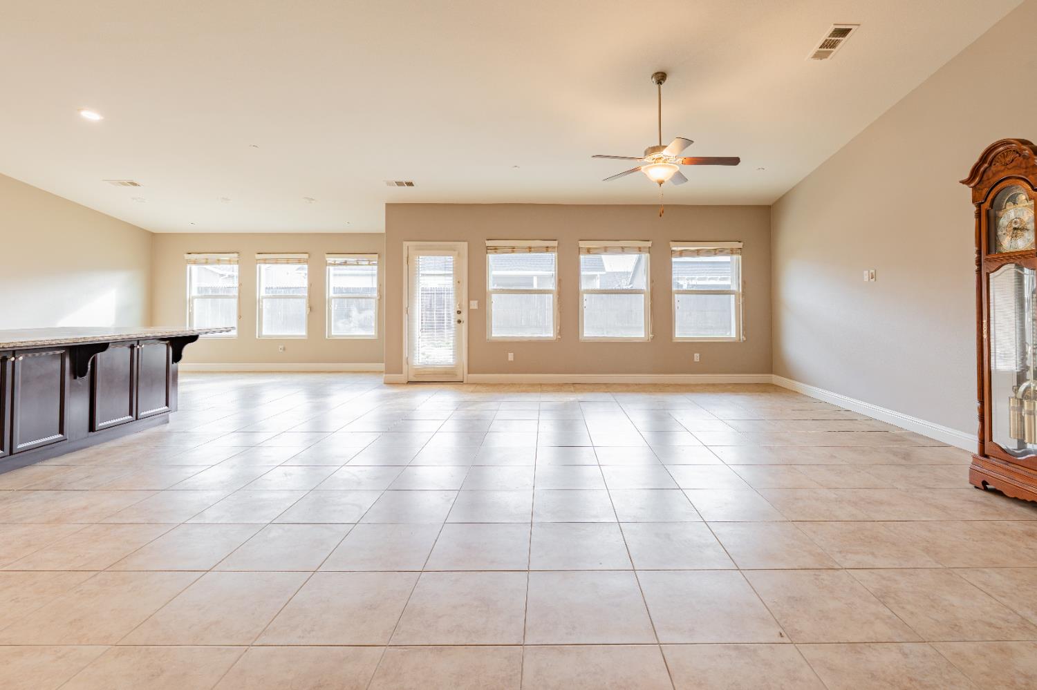 2451 Hermosa Ave, Clovis, CA 93619