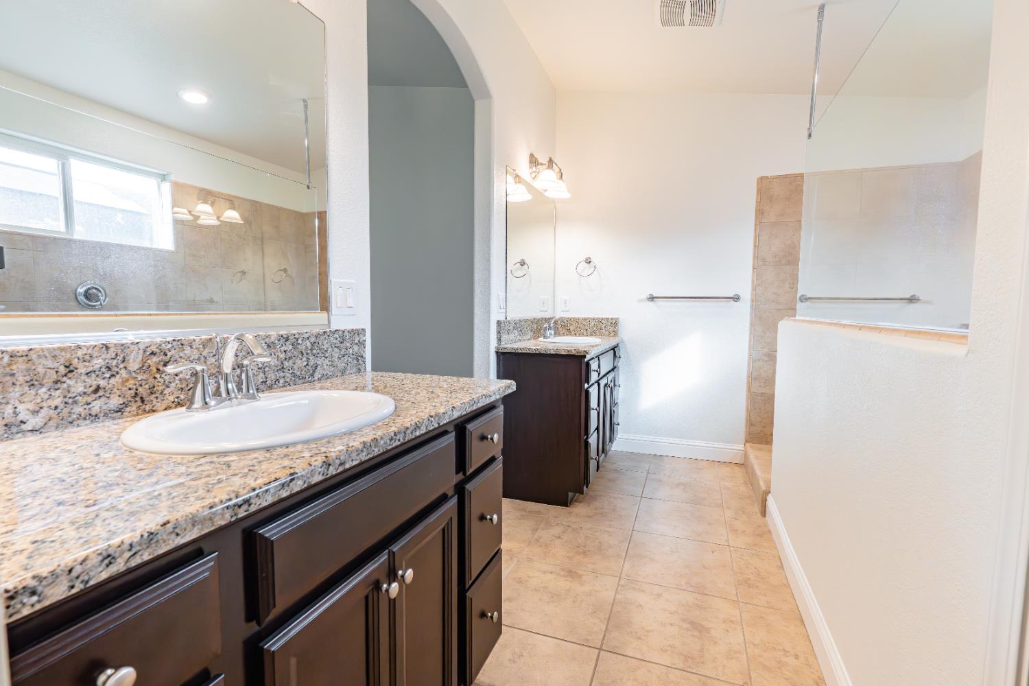 2451 Hermosa Ave, Clovis, CA 93619