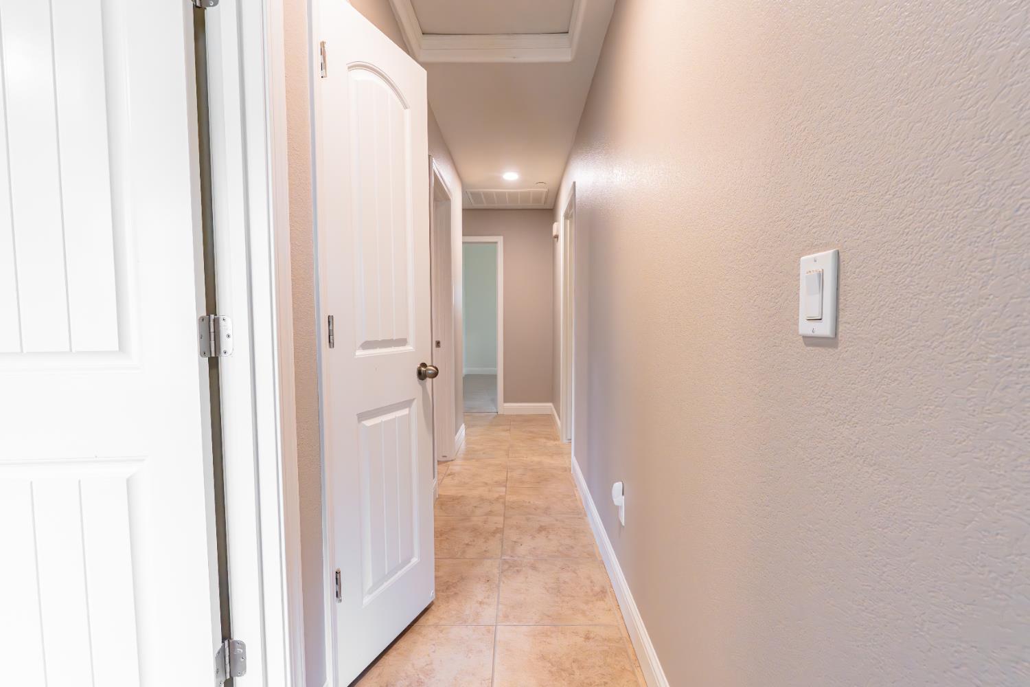 2451 Hermosa Ave, Clovis, CA 93619