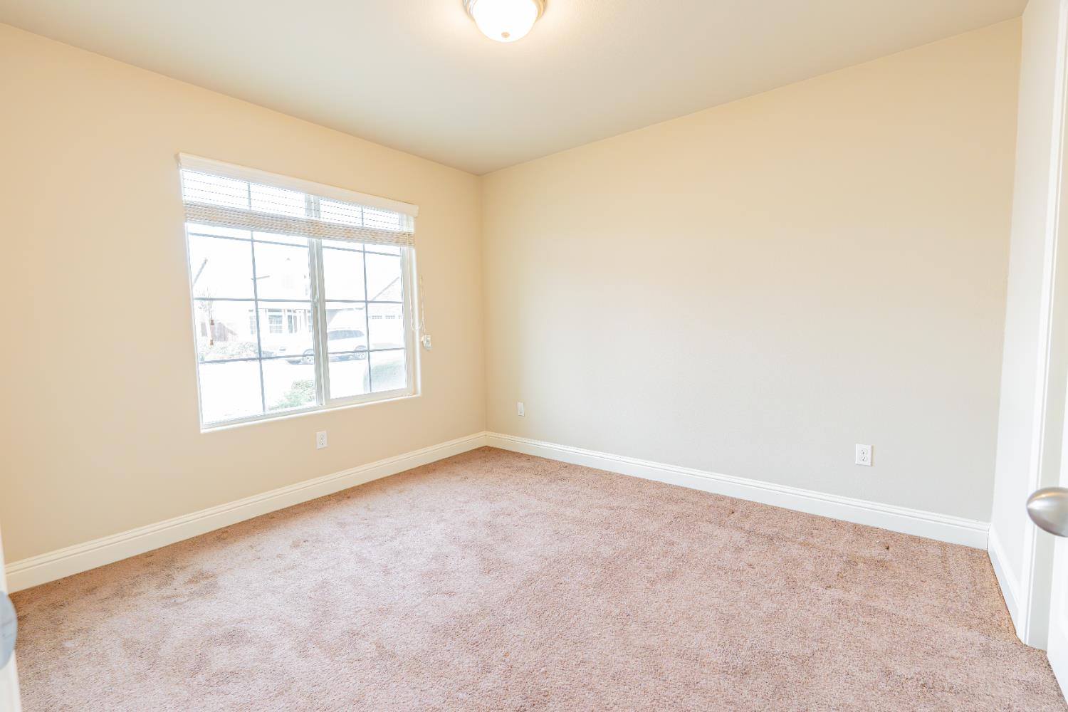 2451 Hermosa Ave, Clovis, CA 93619