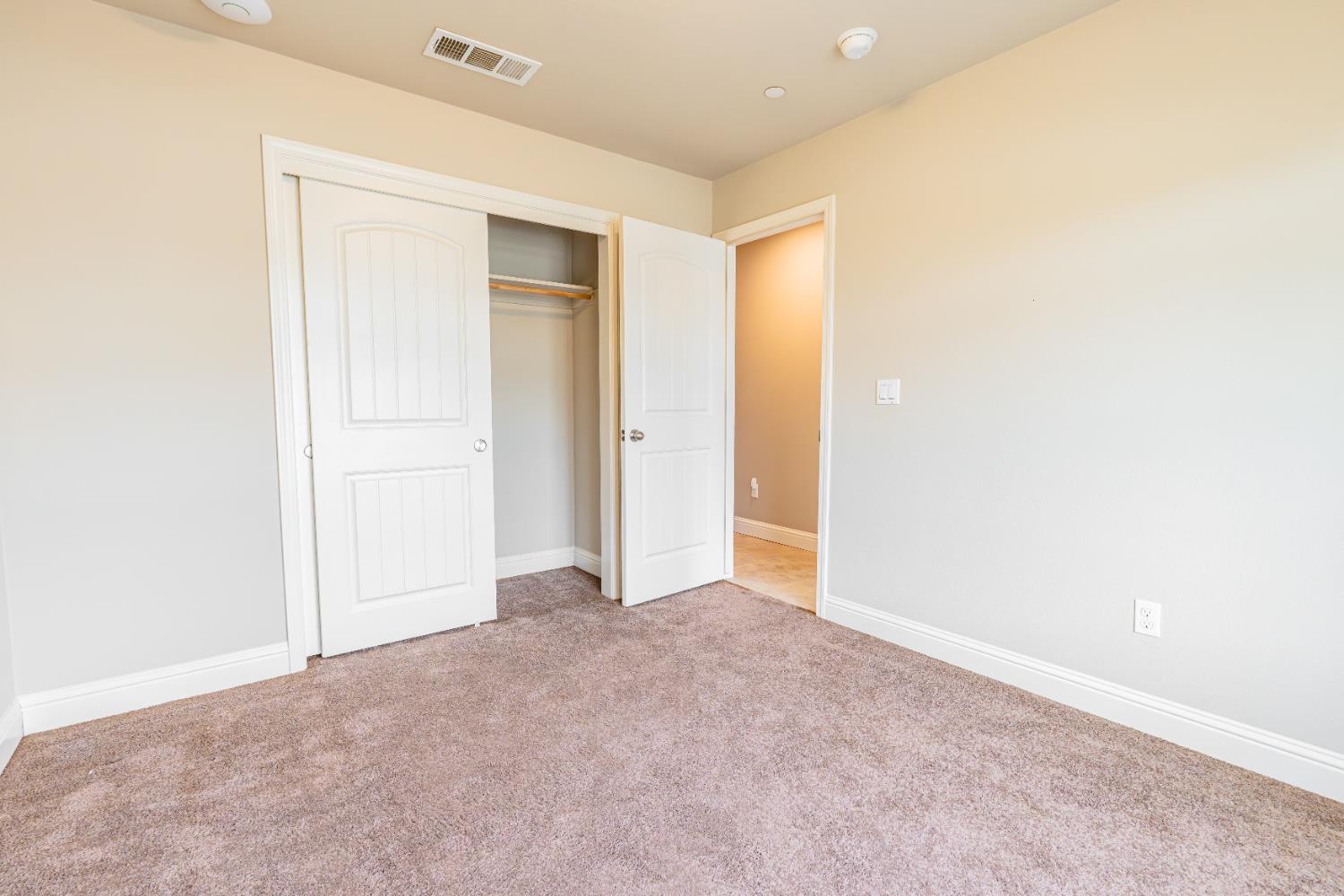 2451 Hermosa Ave, Clovis, CA 93619