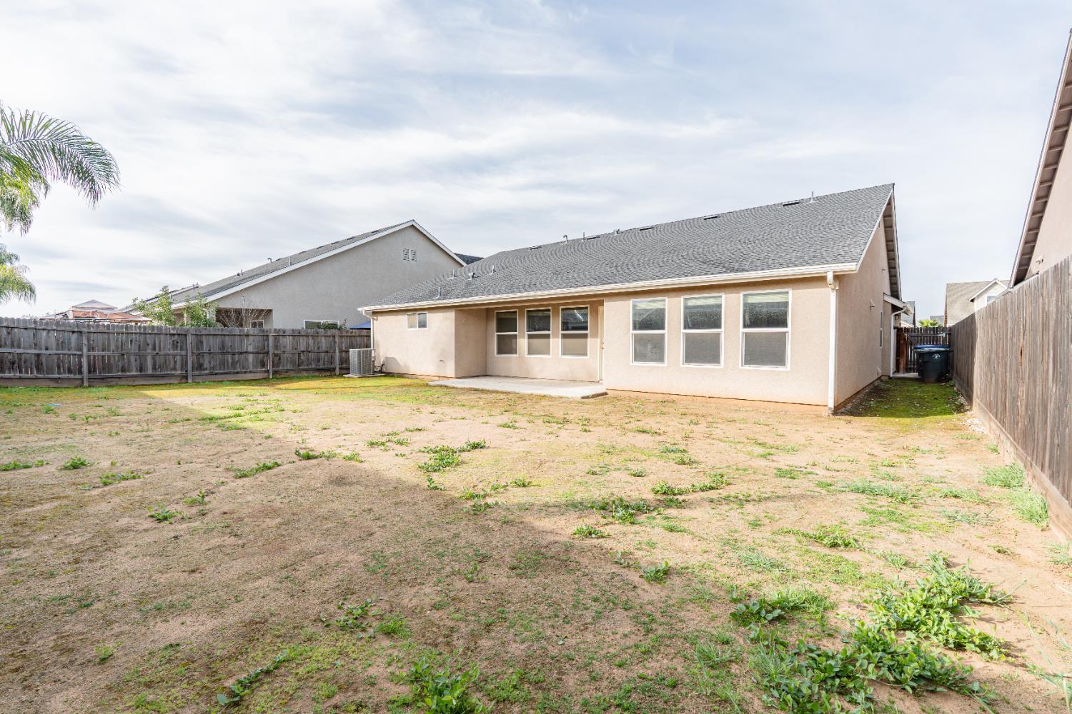 2451 Hermosa Ave, Clovis, CA 93619