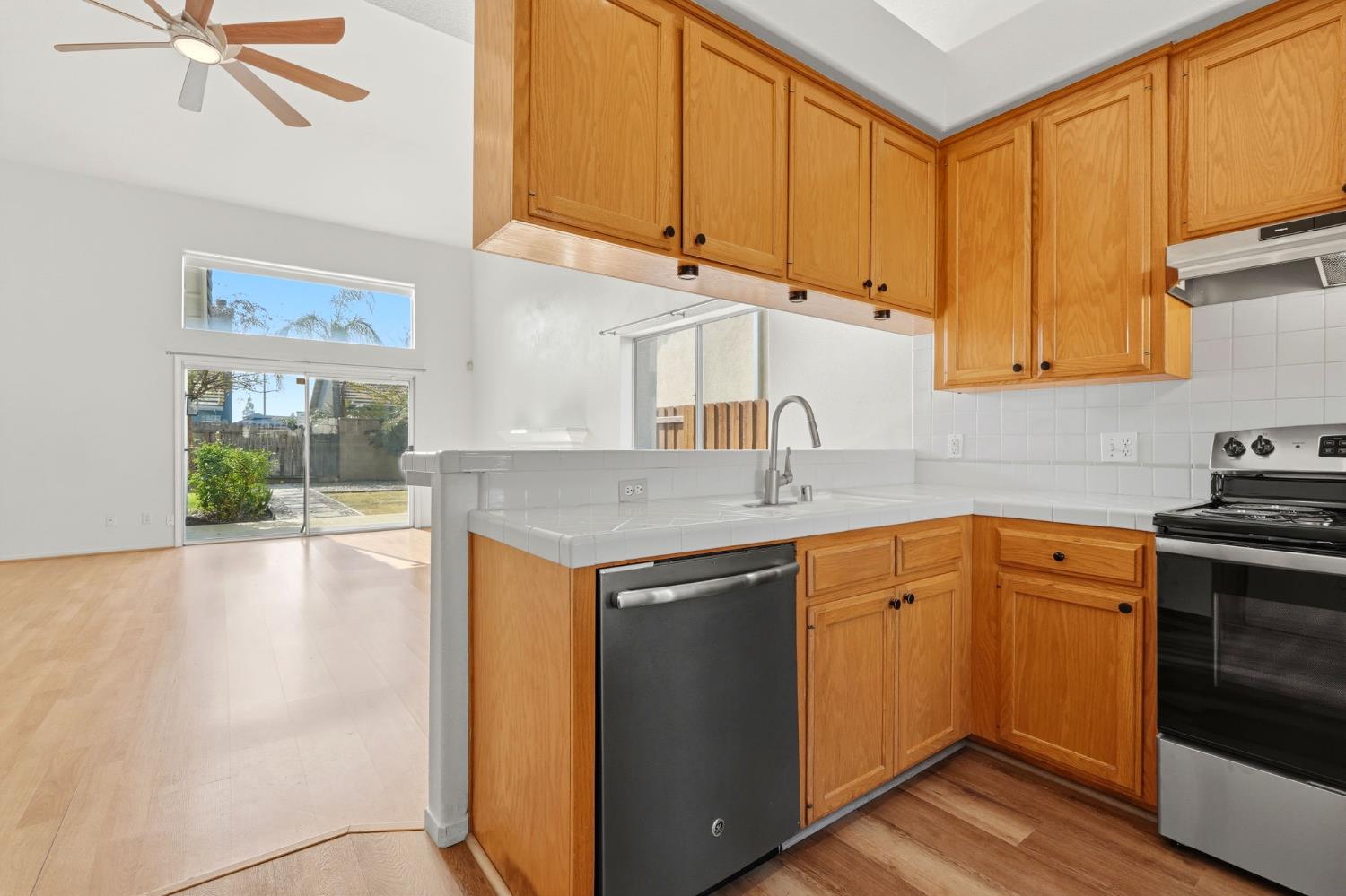 2682 Morris Ave, Clovis, CA 93611