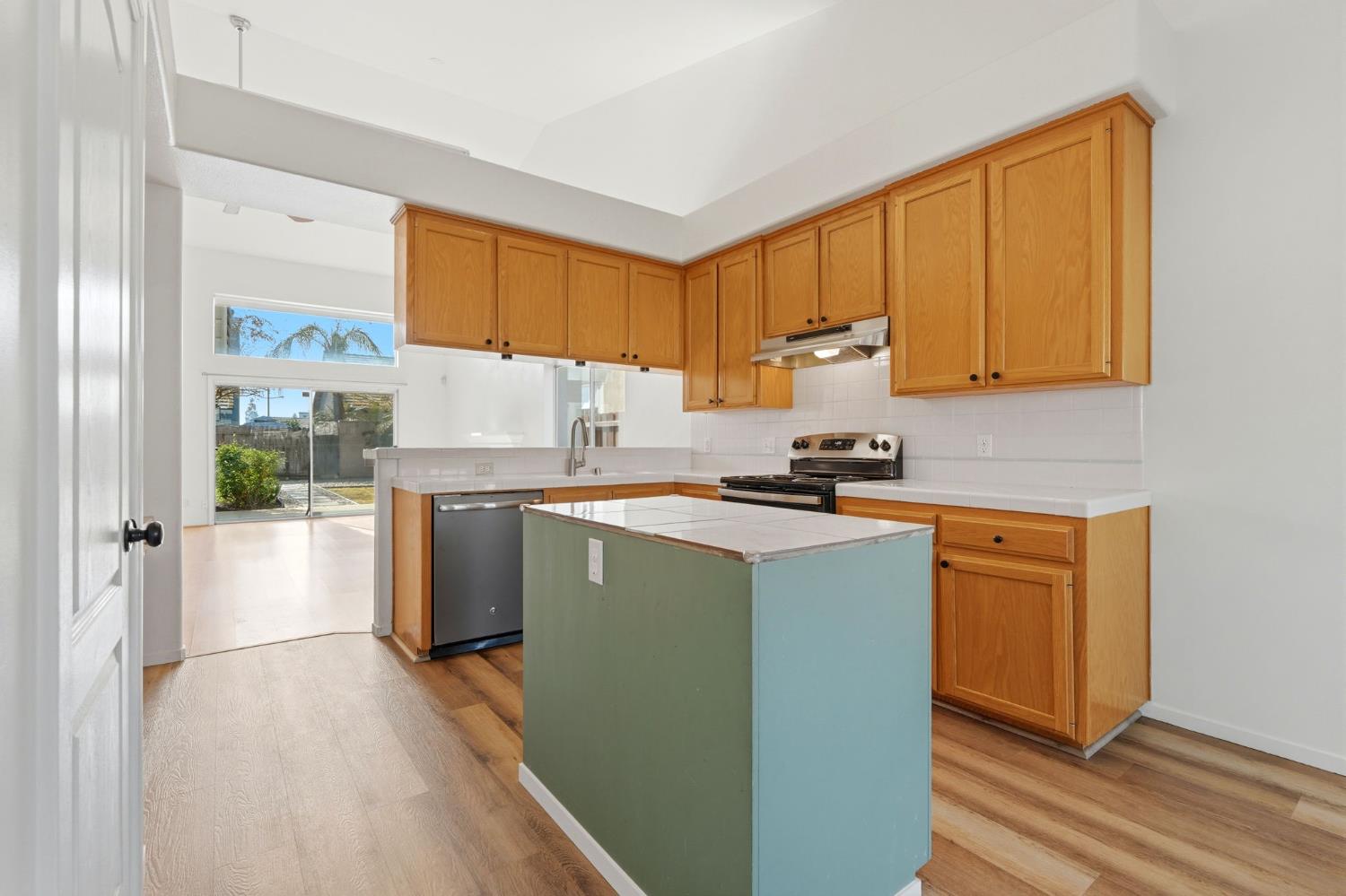 2682 Morris Ave, Clovis, CA 93611