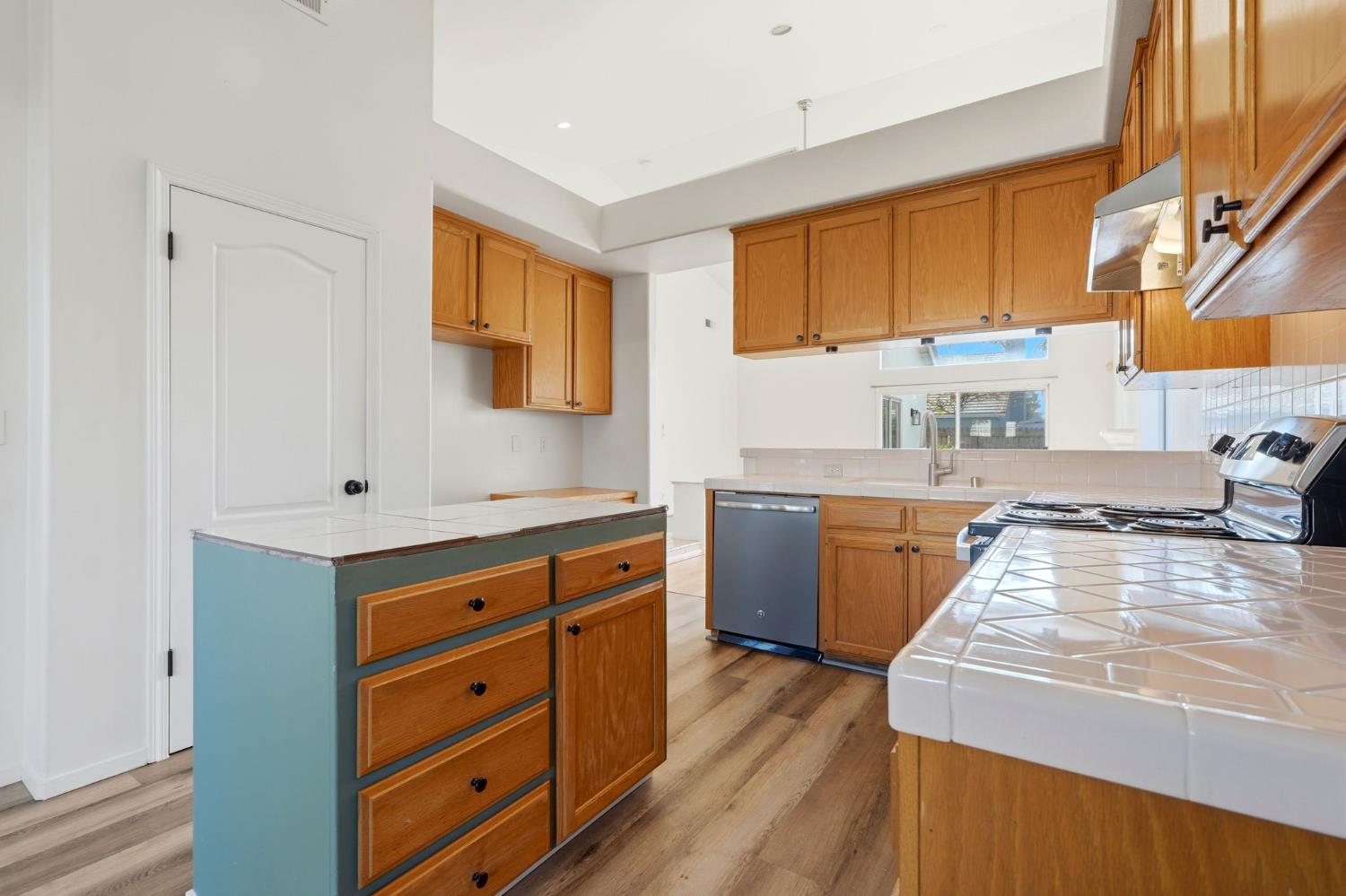 2682 Morris Ave, Clovis, CA 93611