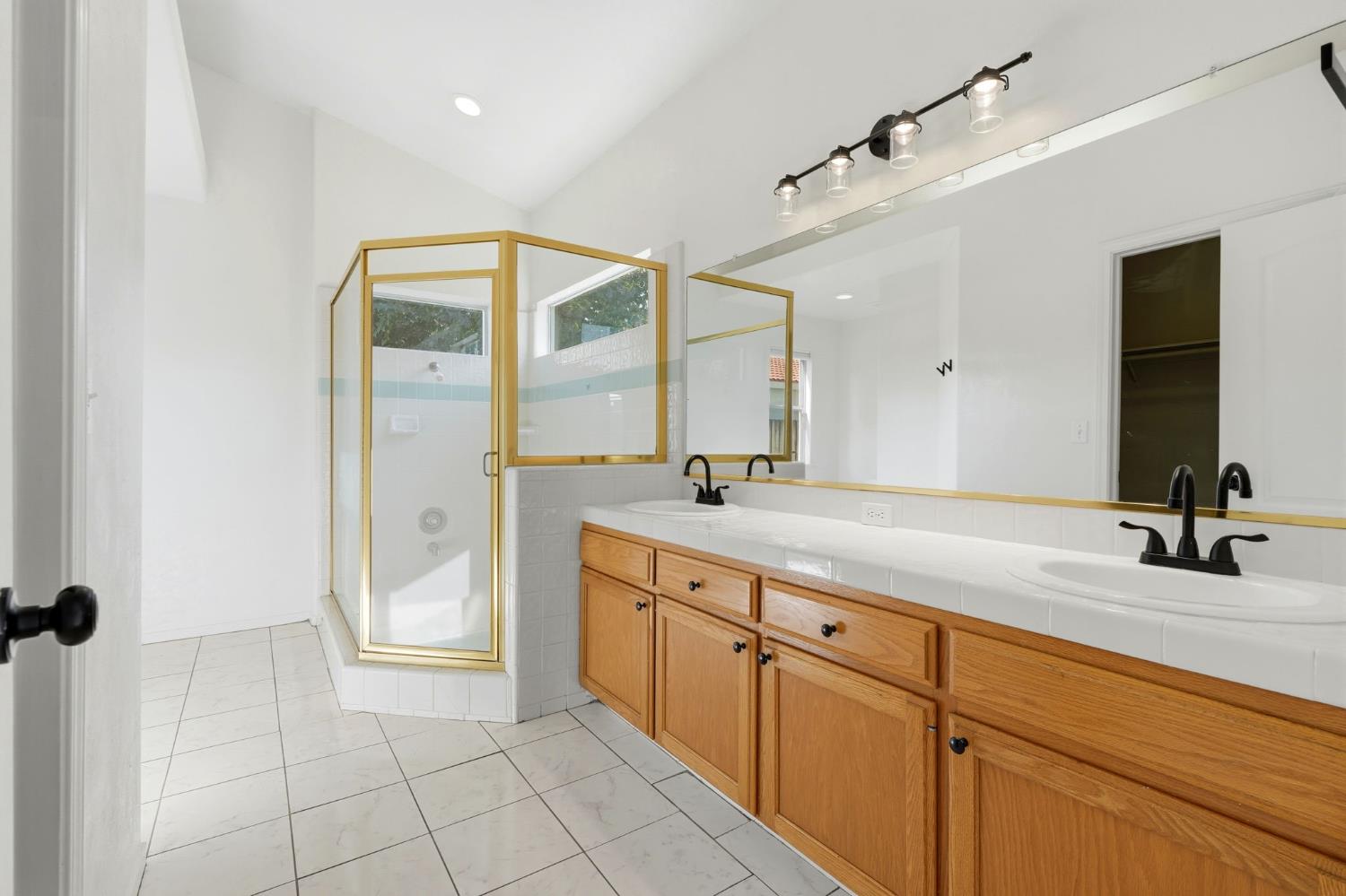 2682 Morris Ave, Clovis, CA 93611