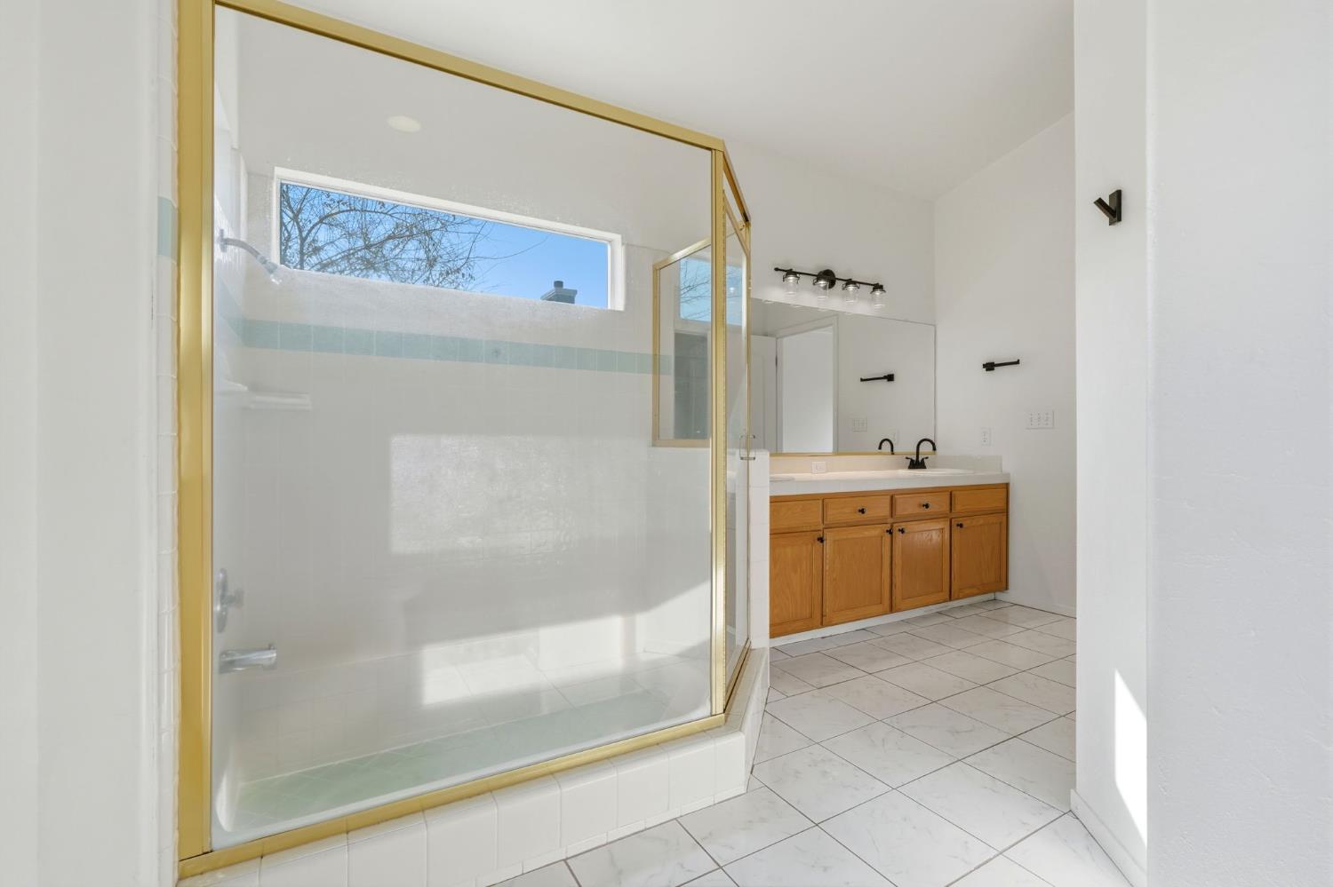 2682 Morris Ave, Clovis, CA 93611