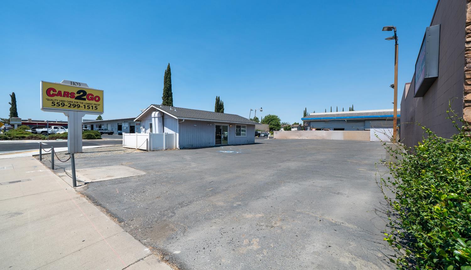 1103 Barstow Ave, Clovis, CA 93612