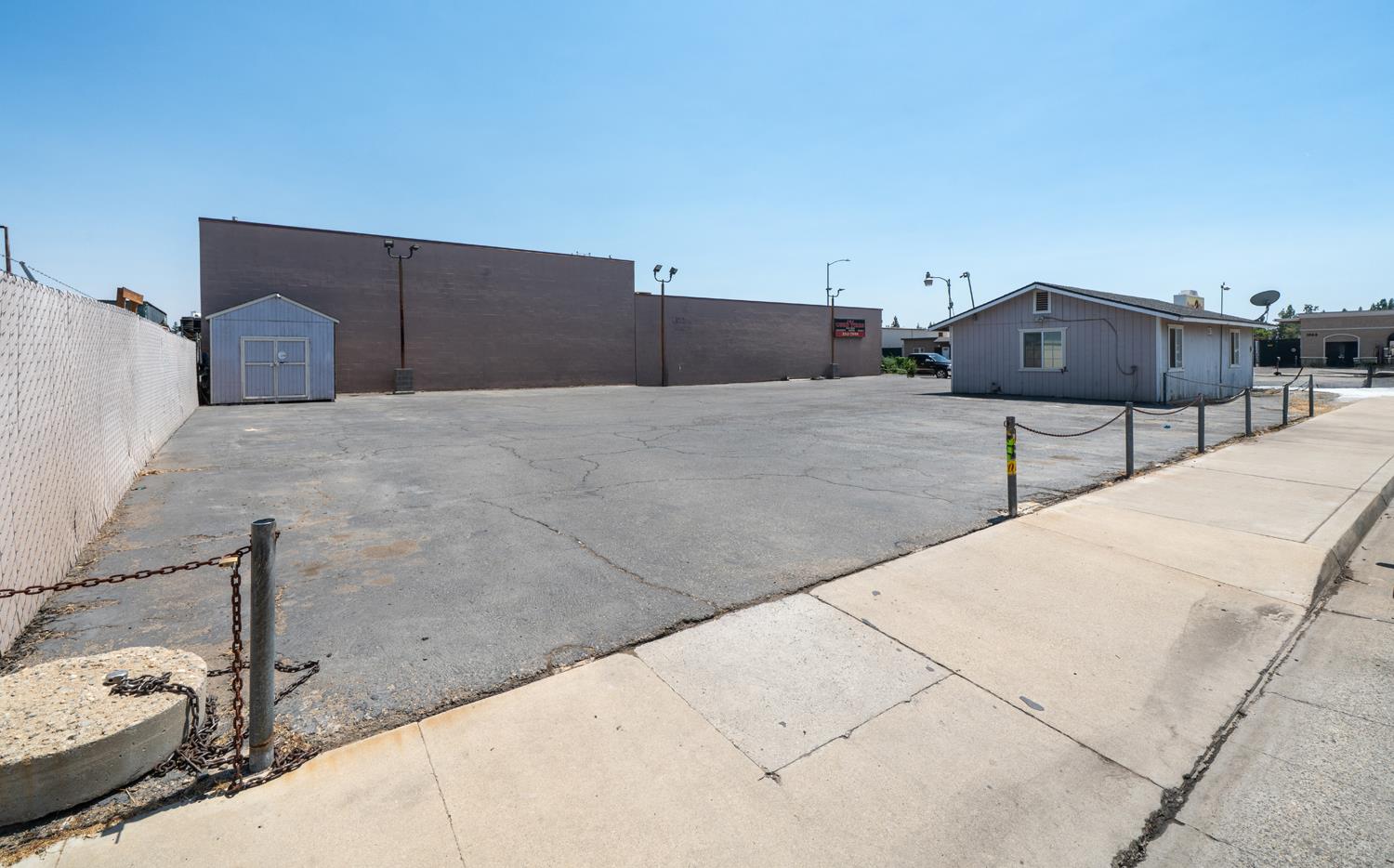 1103 Barstow Ave, Clovis, CA 93612