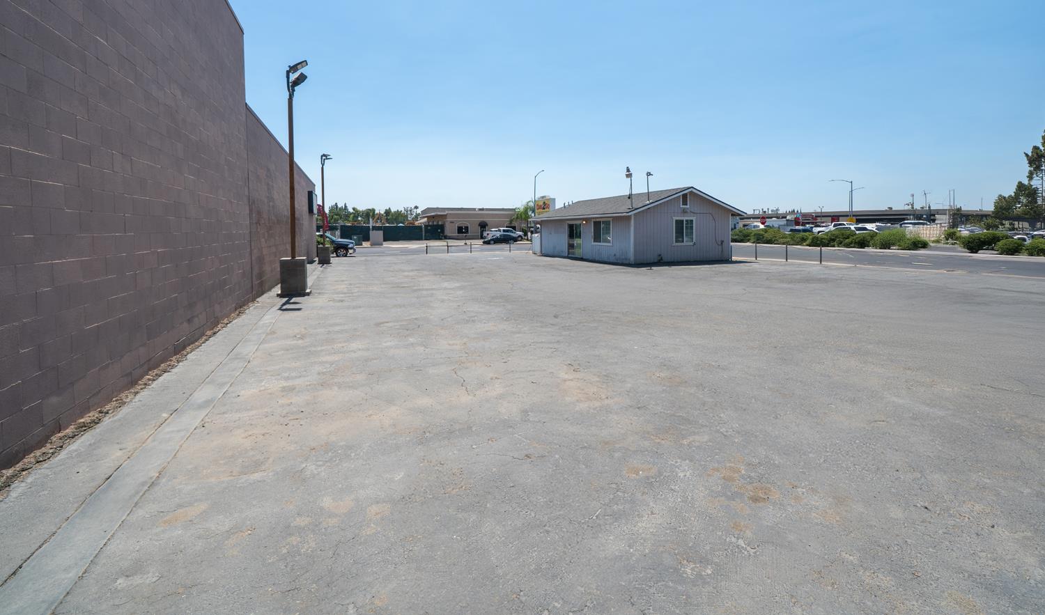 1103 Barstow Ave, Clovis, CA 93612