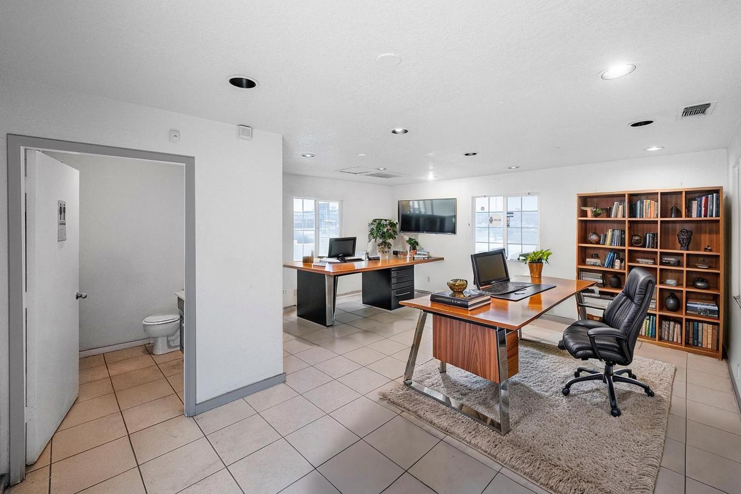 1103 Barstow Ave, Clovis, CA 93612