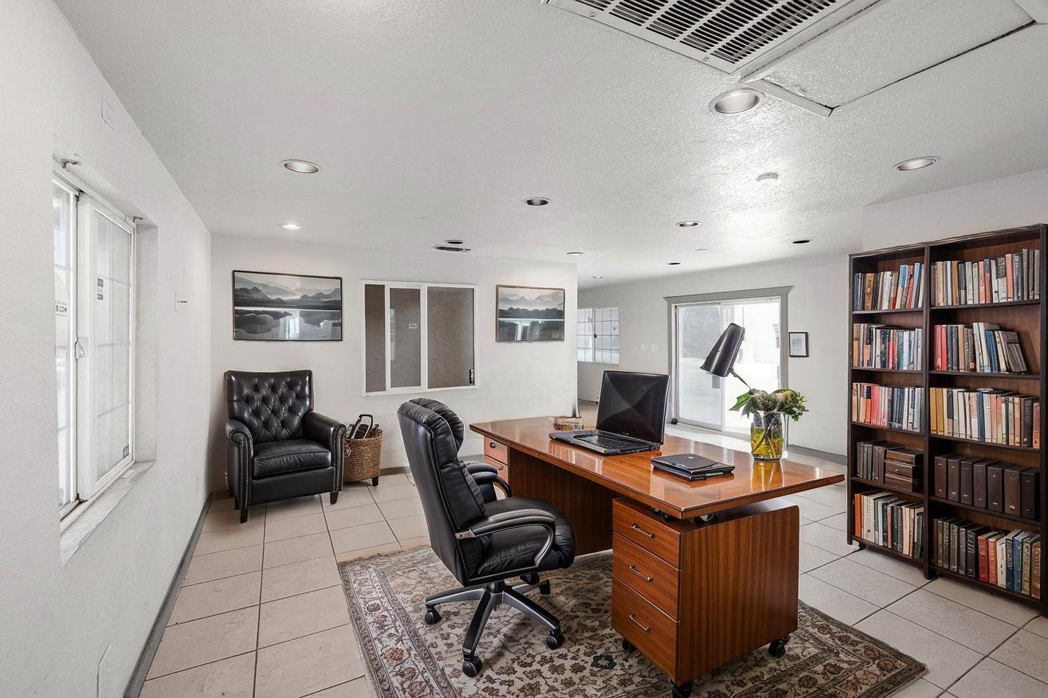 1103 Barstow Ave, Clovis, CA 93612