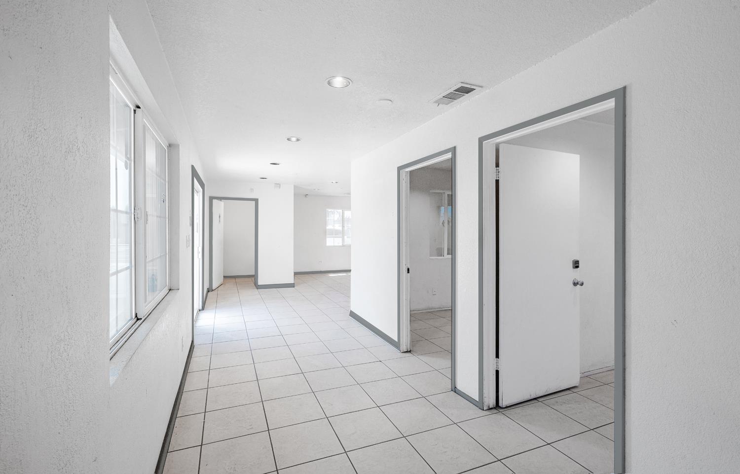 1103 Barstow Ave, Clovis, CA 93612