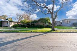 816 E Andrews Ave, Fresno, CA 93704