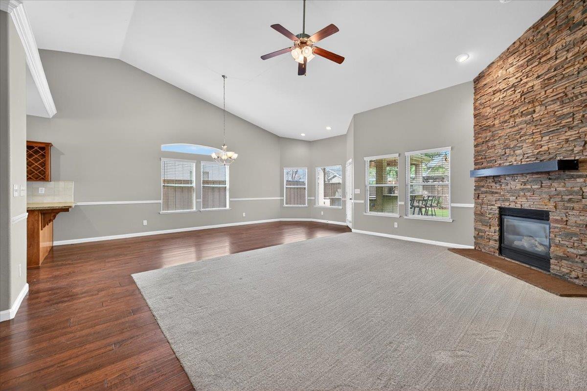 647 Moody Ave, Clovis, CA 93619