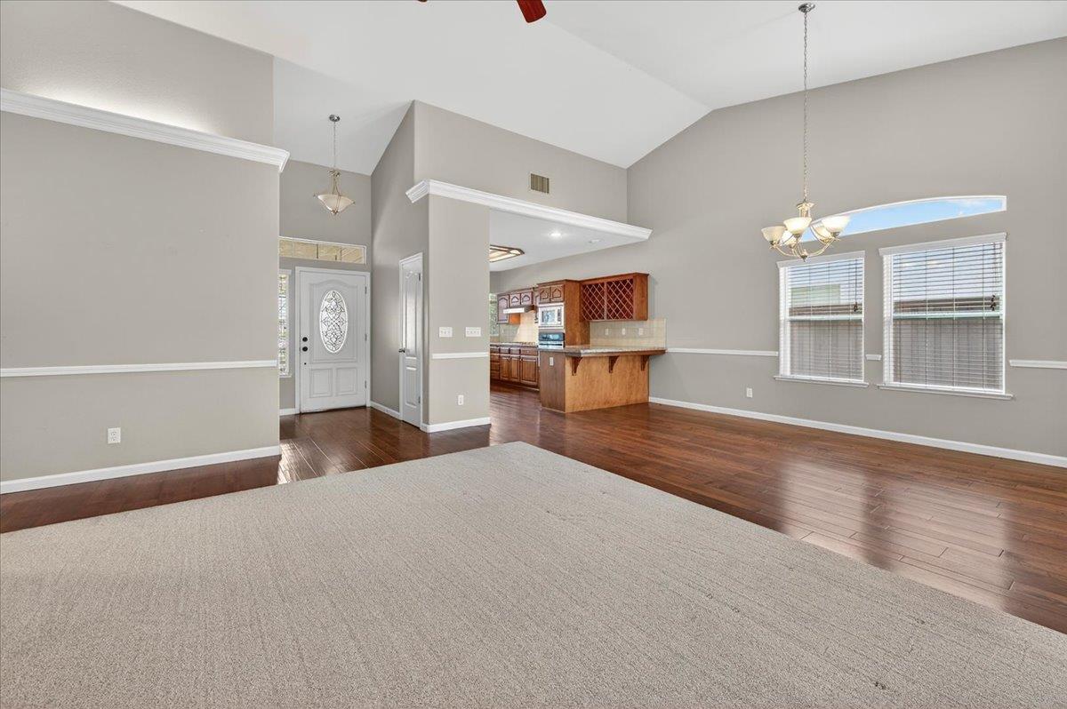 647 Moody Ave, Clovis, CA 93619