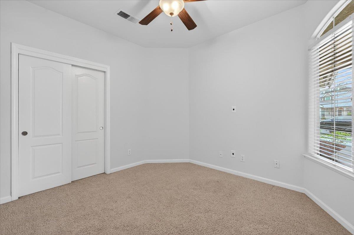 647 Moody Ave, Clovis, CA 93619