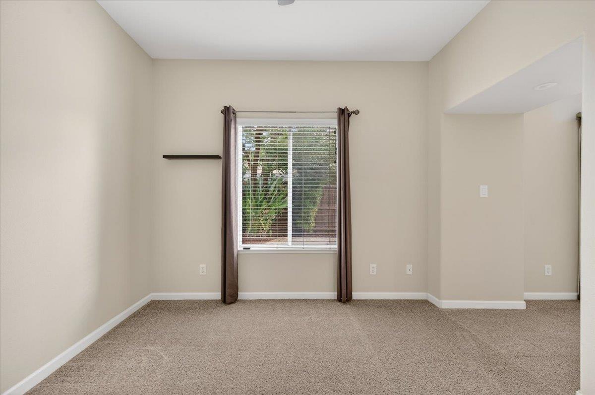 647 Moody Ave, Clovis, CA 93619