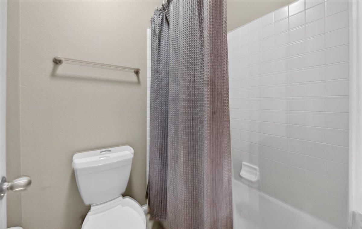 647 Moody Ave, Clovis, CA 93619