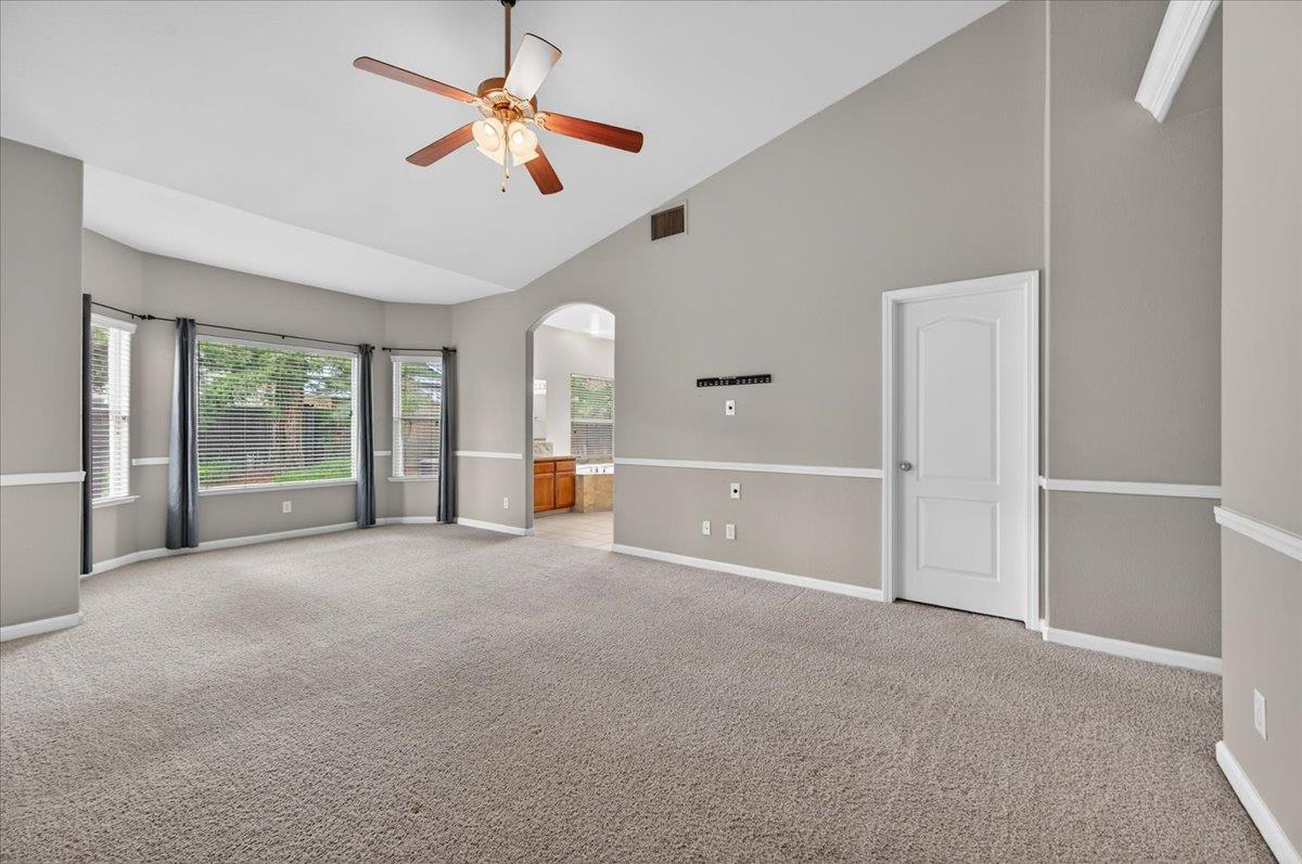 647 Moody Ave, Clovis, CA 93619