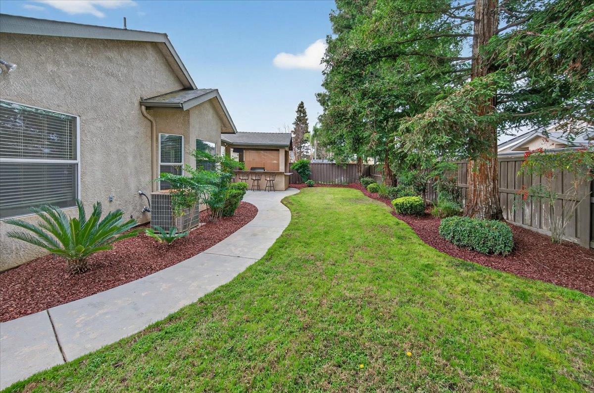 647 Moody Ave, Clovis, CA 93619