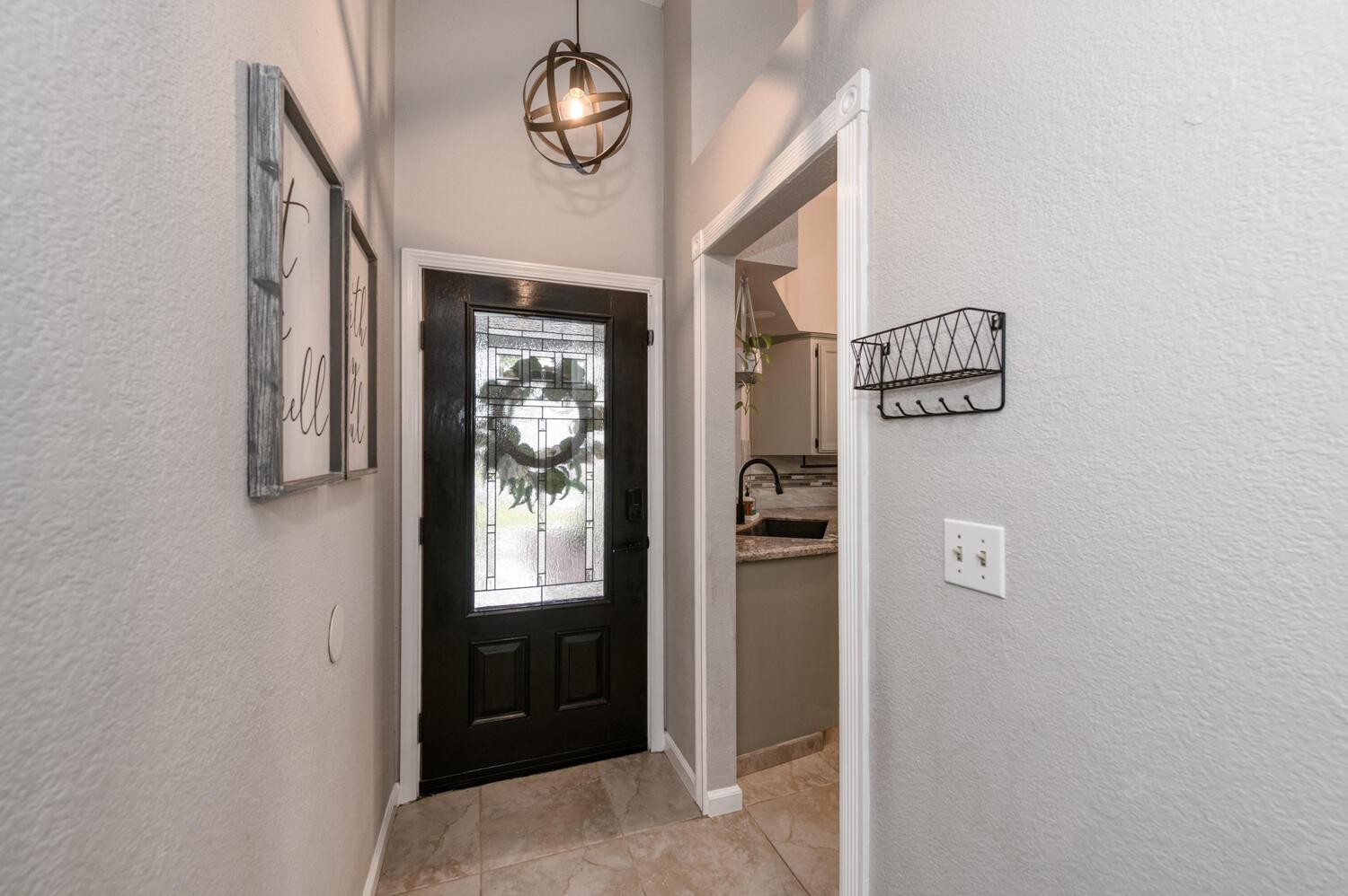 288 W Magill Ave, Clovis, CA 93612