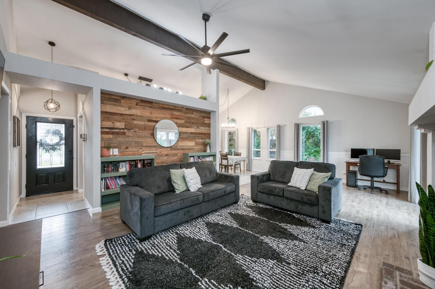 288 W Magill Ave, Clovis, CA 93612