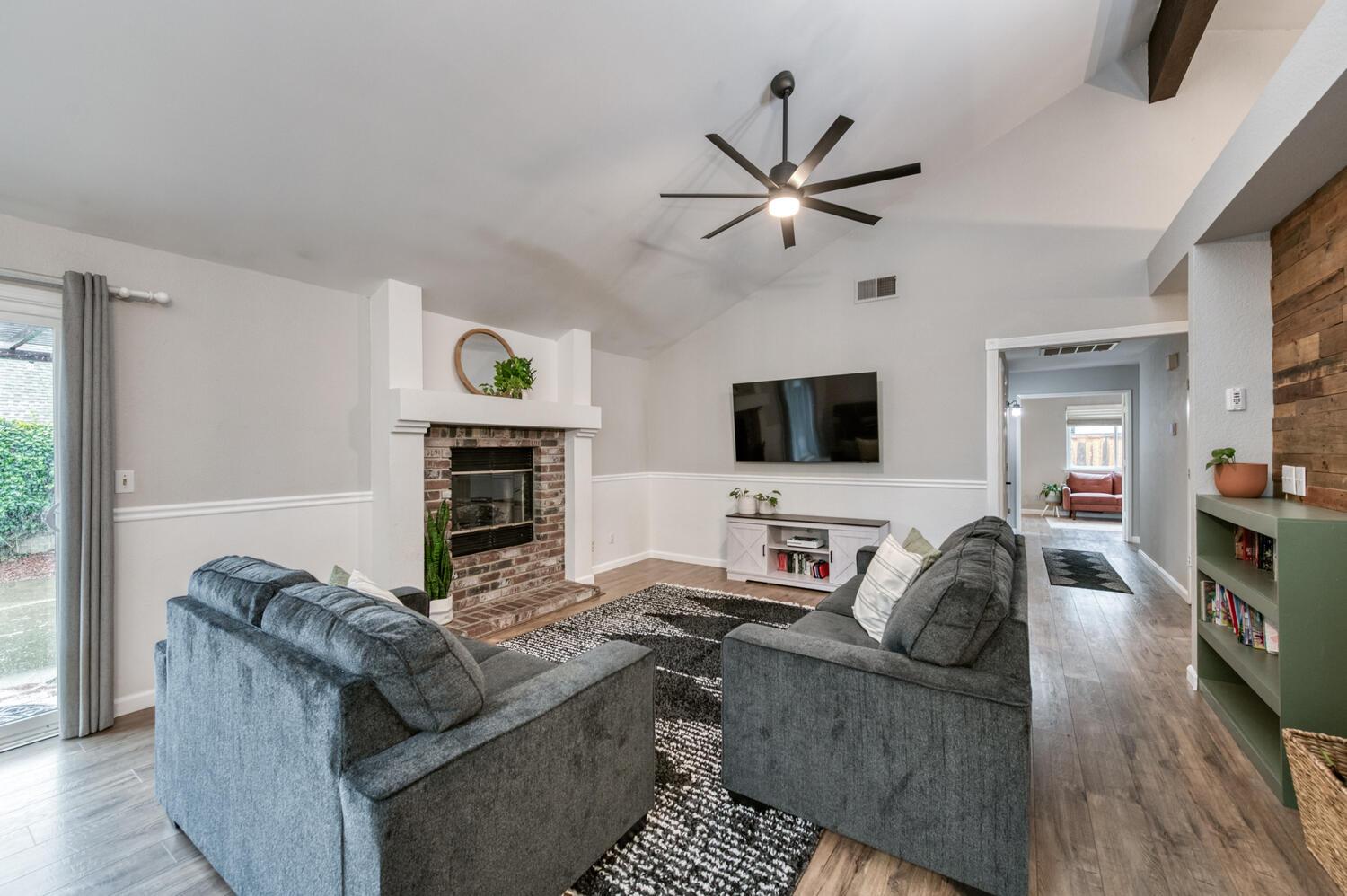 288 W Magill Ave, Clovis, CA 93612