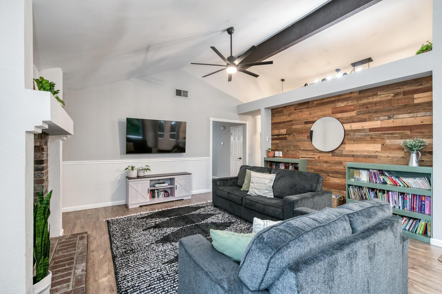 288 W Magill Ave, Clovis, CA 93612