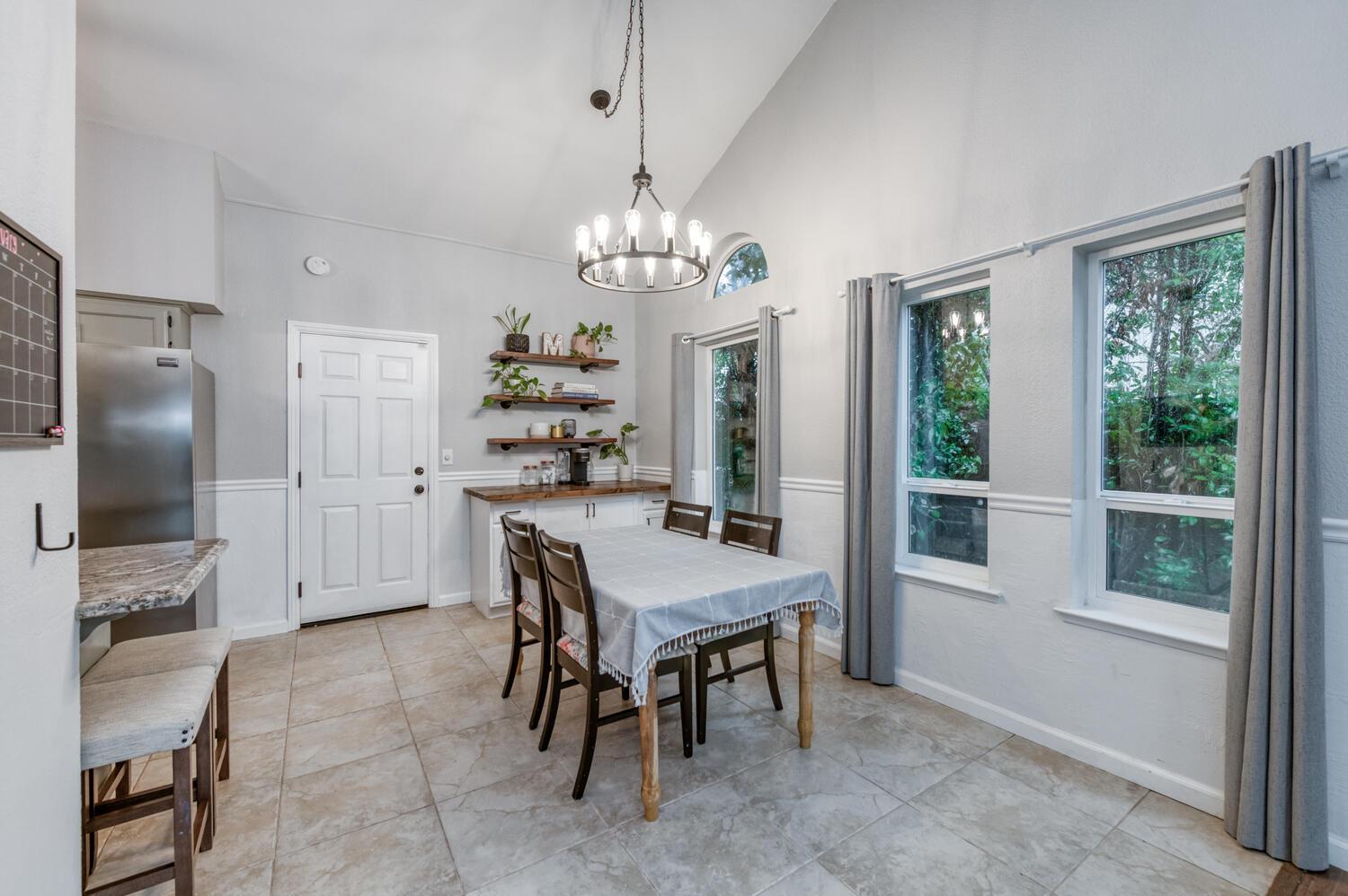 288 W Magill Ave, Clovis, CA 93612