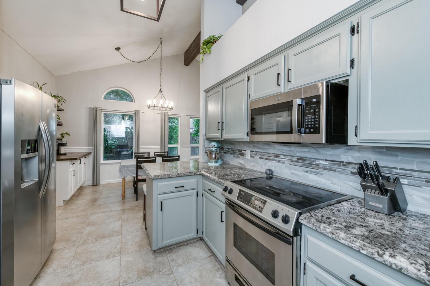 288 W Magill Ave, Clovis, CA 93612