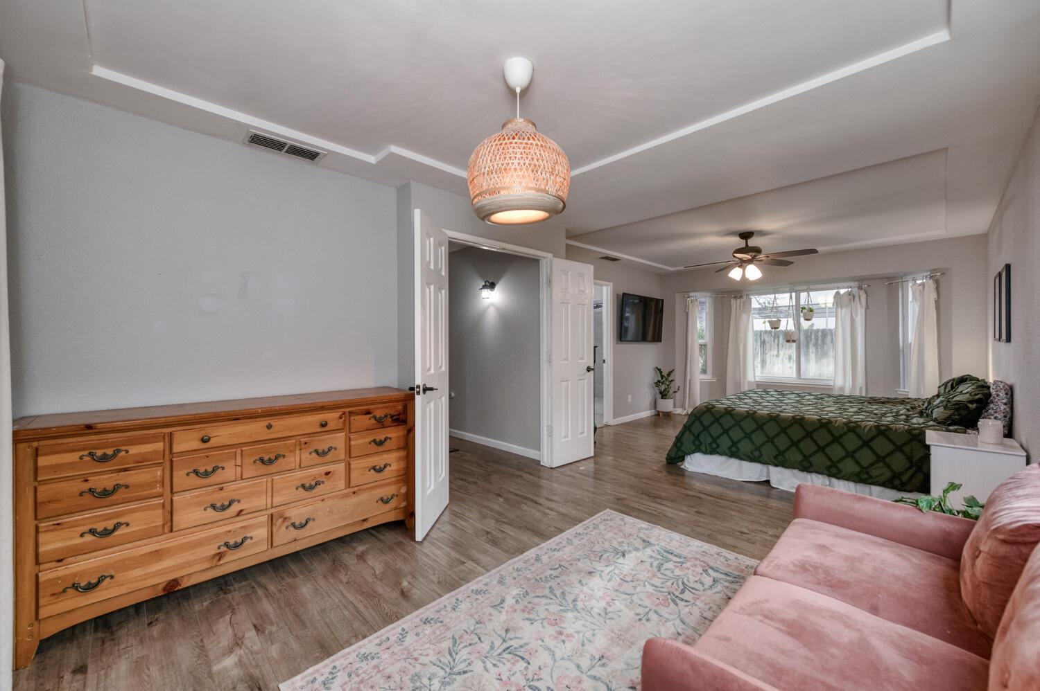 288 W Magill Ave, Clovis, CA 93612