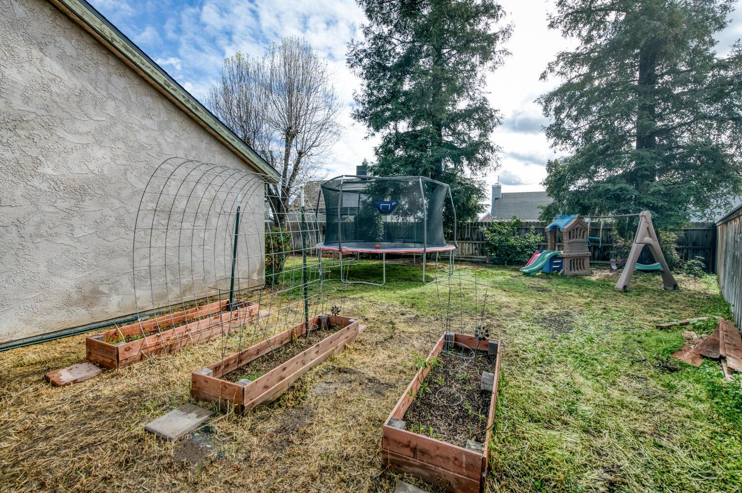 288 W Magill Ave, Clovis, CA 93612