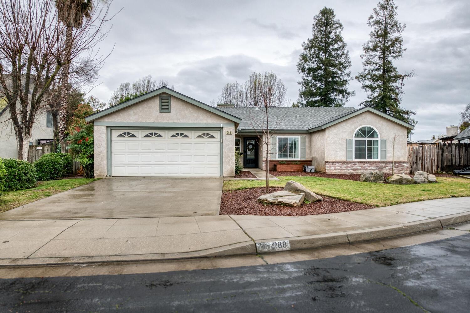 288 W Magill Ave, Clovis, CA 93612
