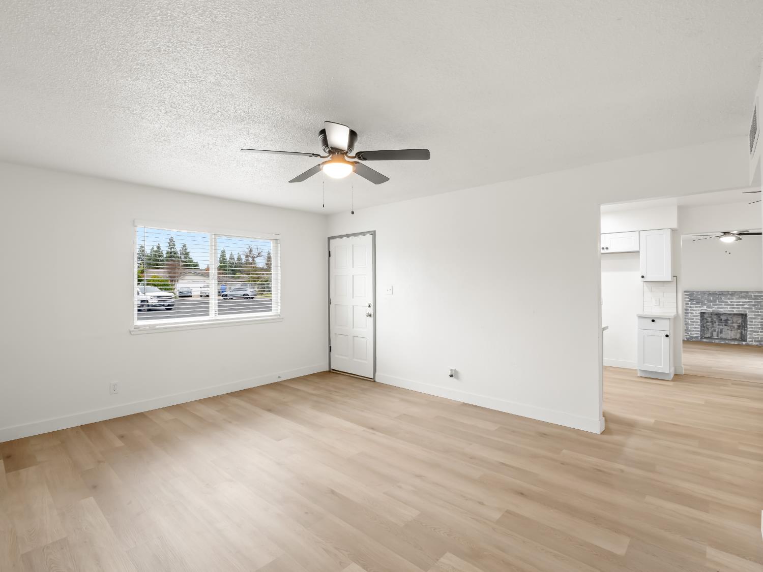 2855 Adler Ave, Clovis, CA 93612