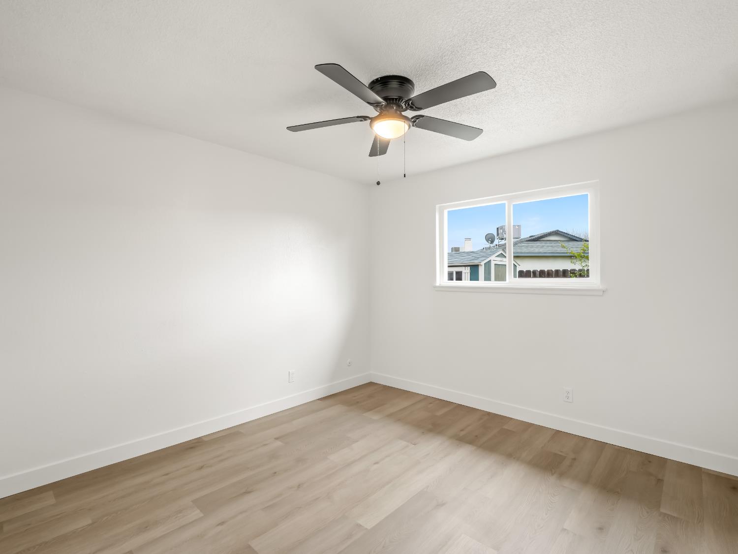 2855 Adler Ave, Clovis, CA 93612