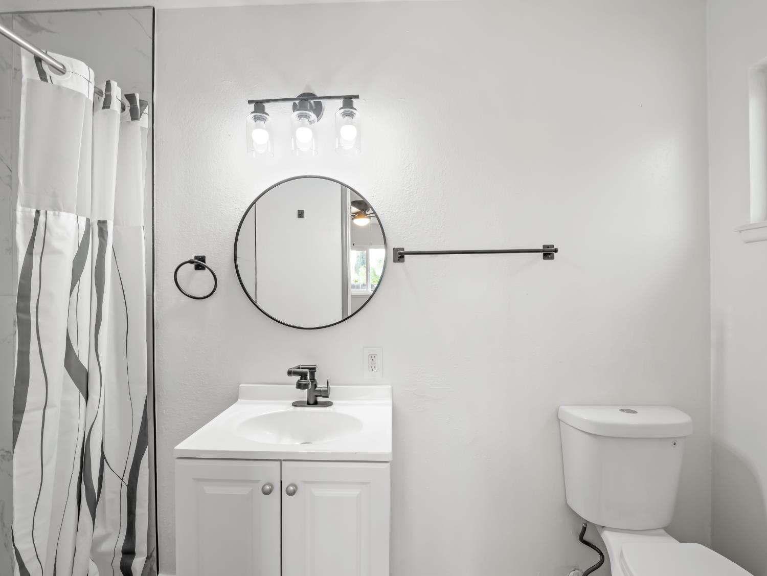 2855 Adler Ave, Clovis, CA 93612