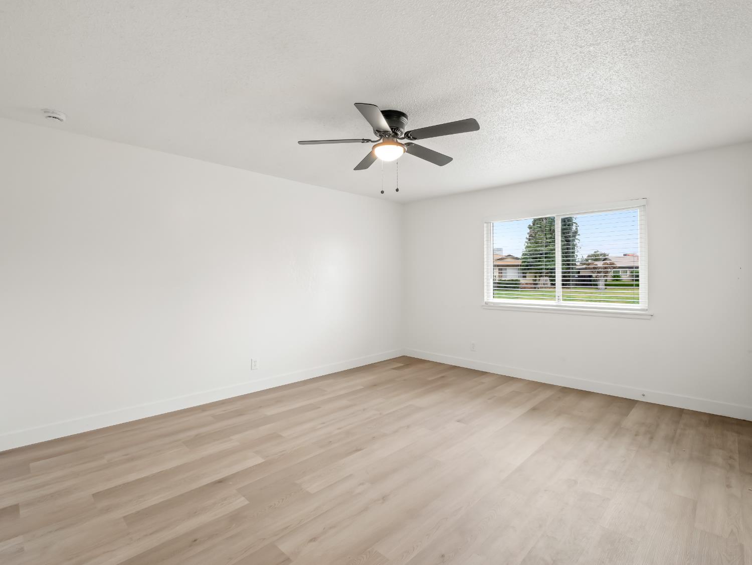 2855 Adler Ave, Clovis, CA 93612