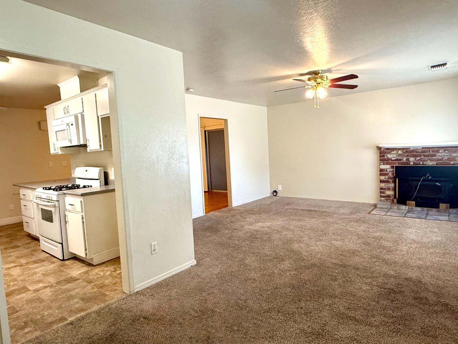 51 San Jose Ave, Clovis, CA 93612