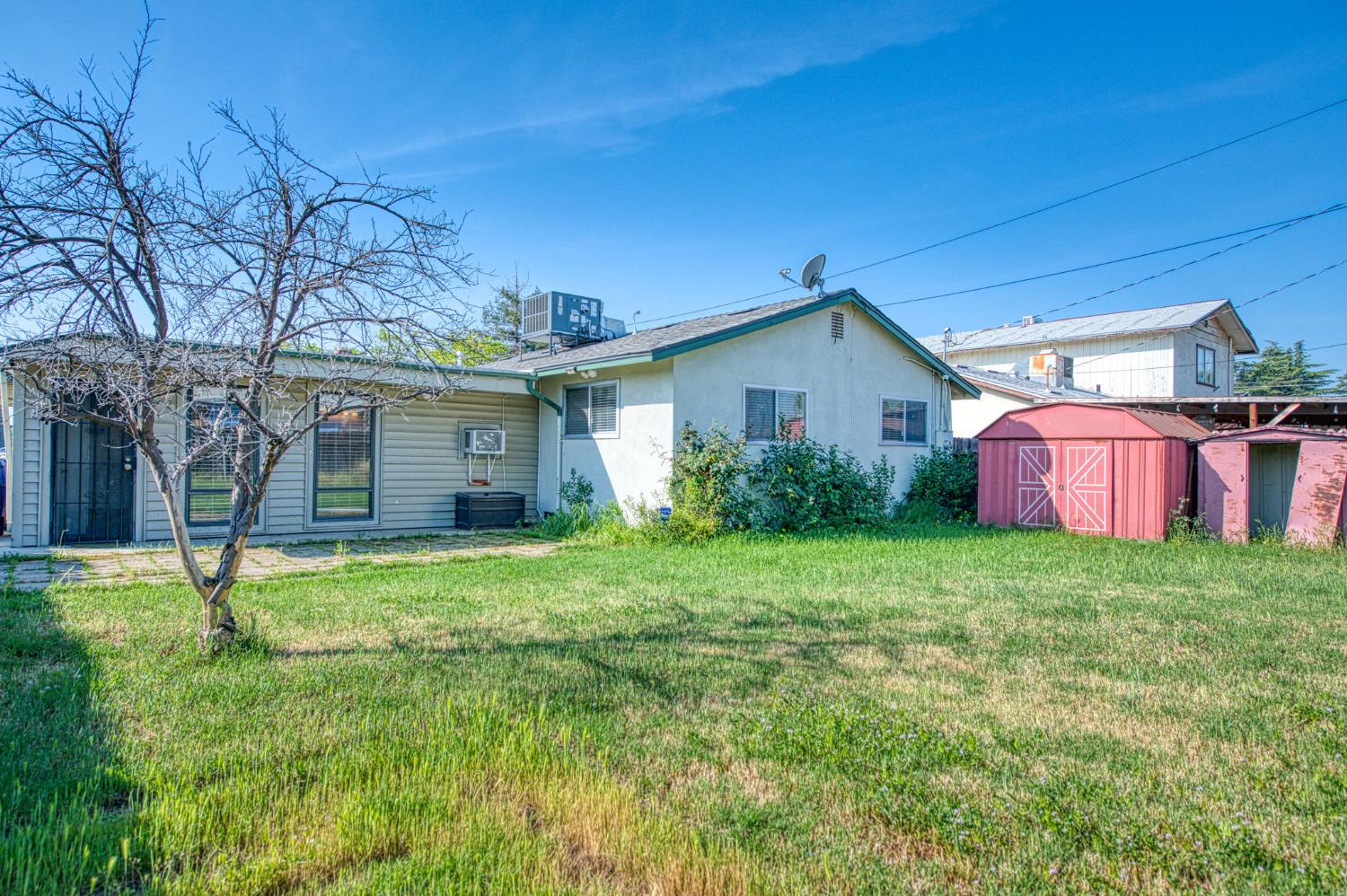 51 San Jose Ave, Clovis, CA 93612