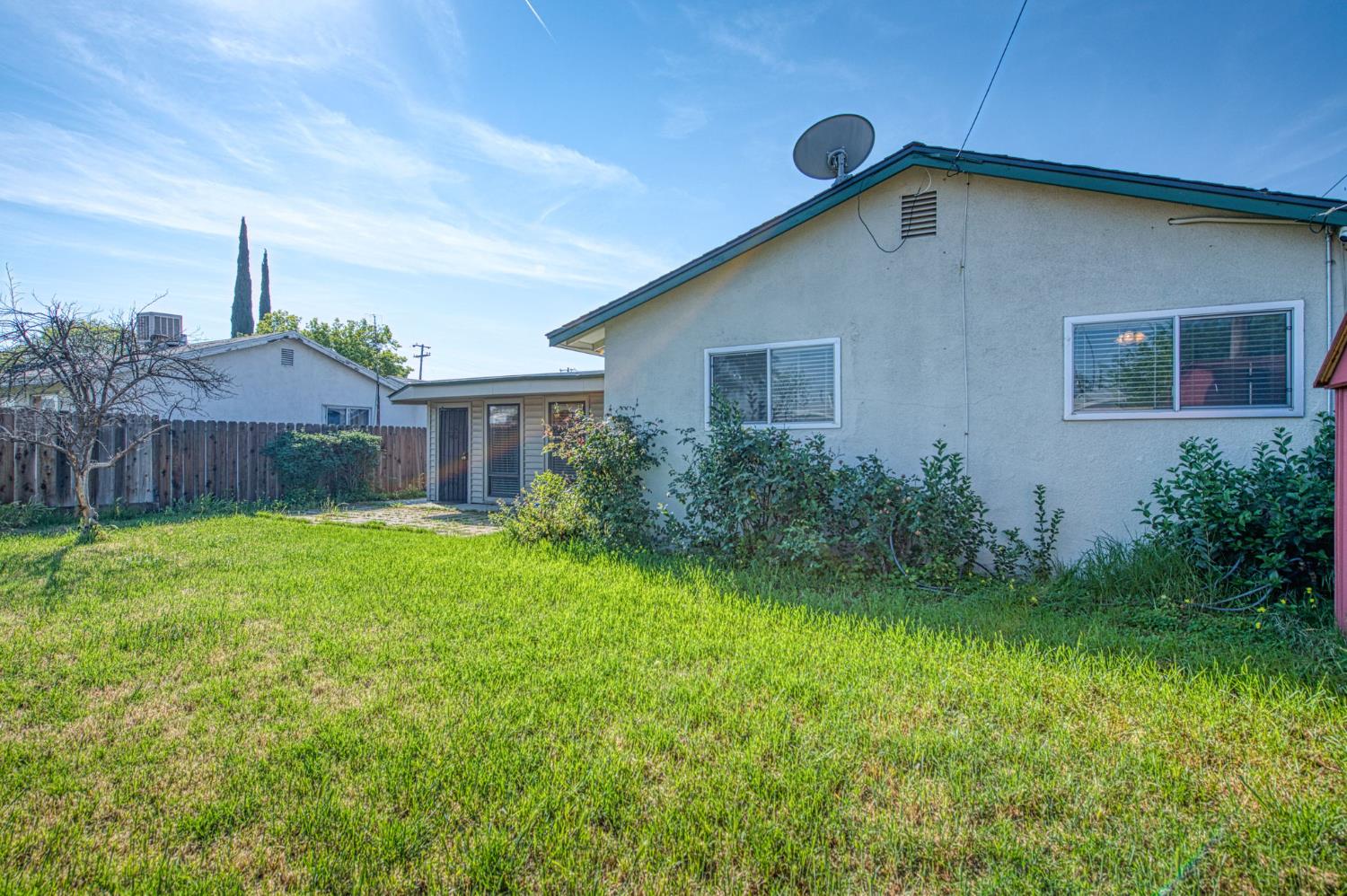 51 San Jose Ave, Clovis, CA 93612