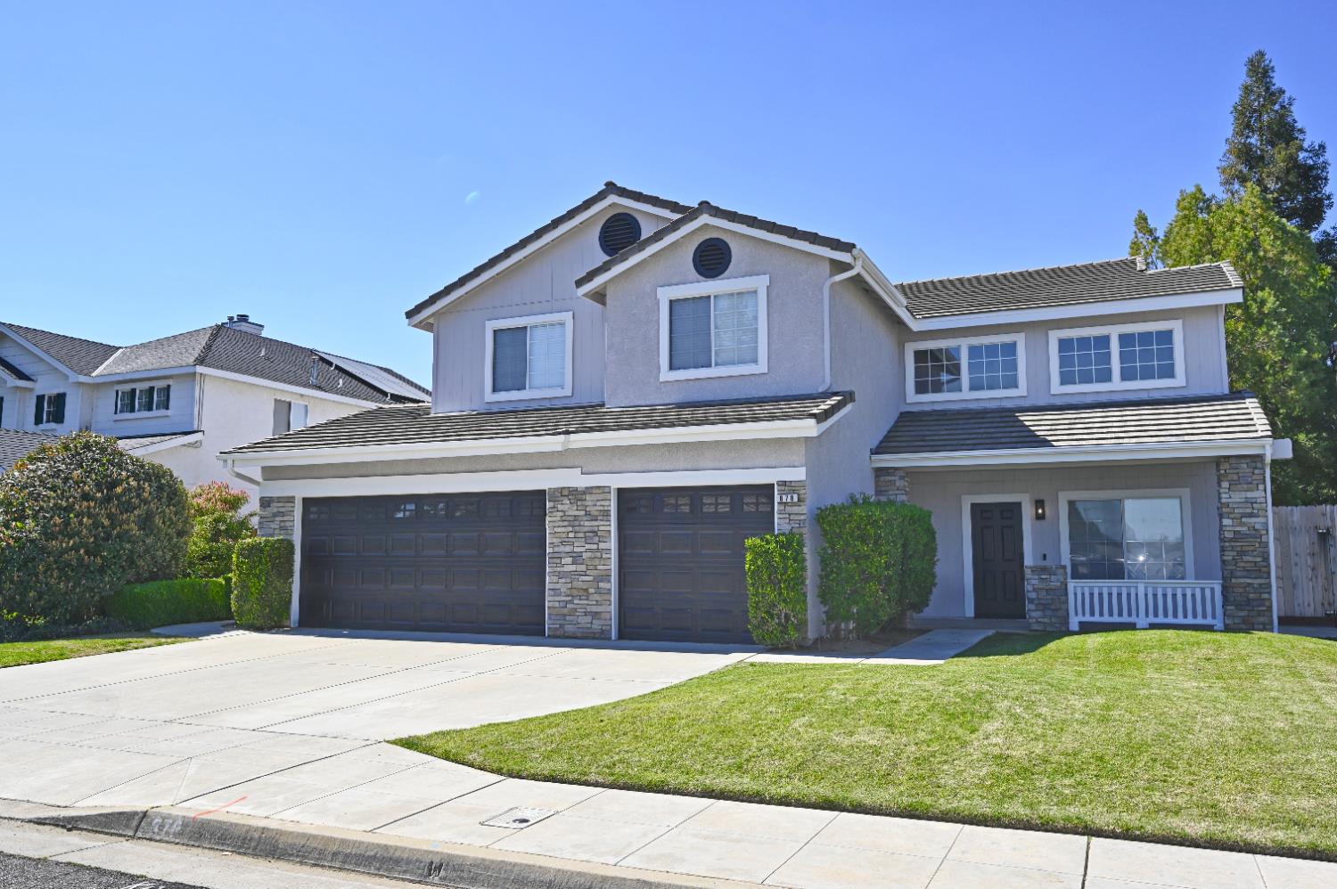 878 N Ash Ave, Clovis, CA 93611