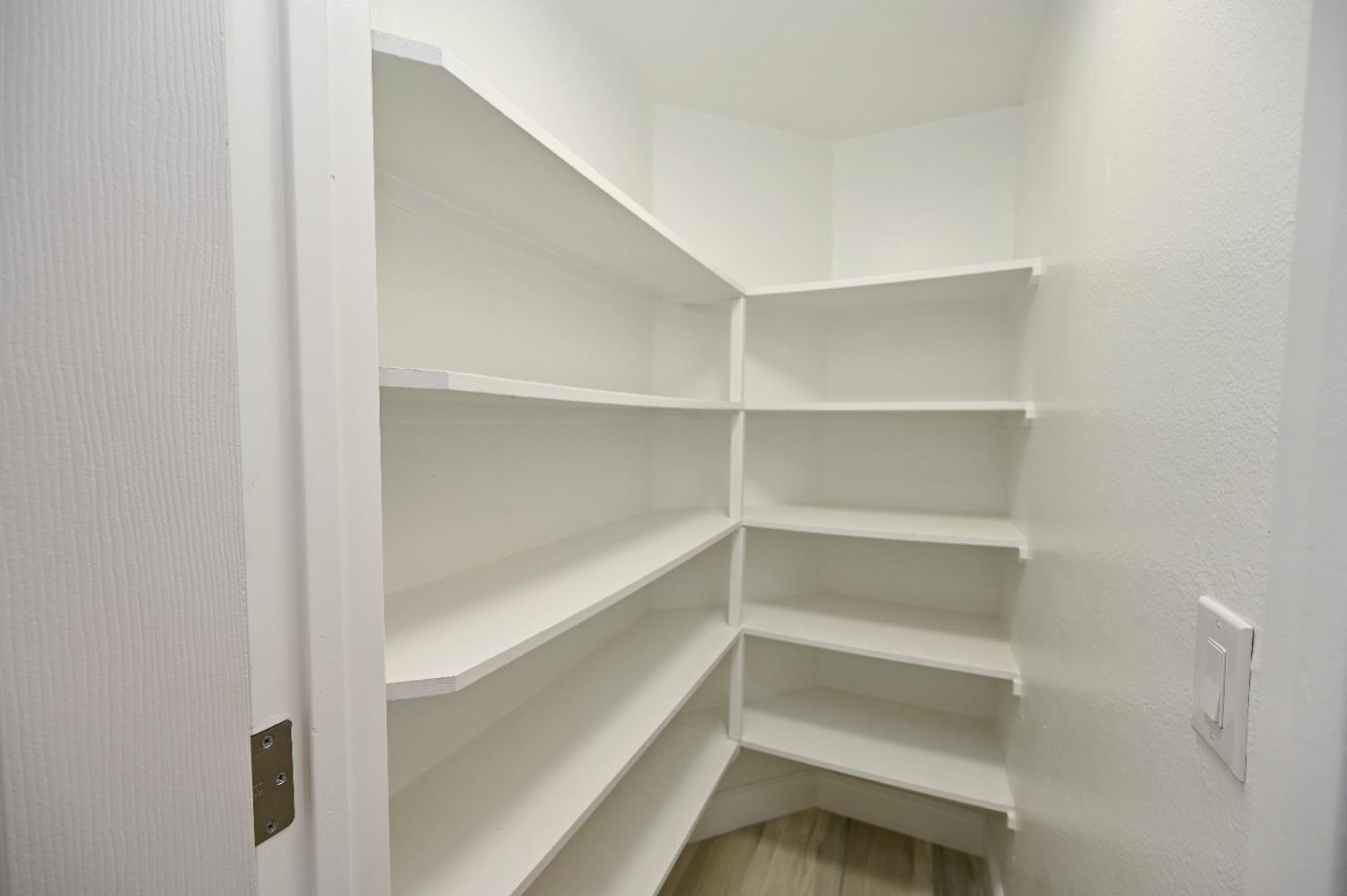 878 N Ash Ave, Clovis, CA 93611